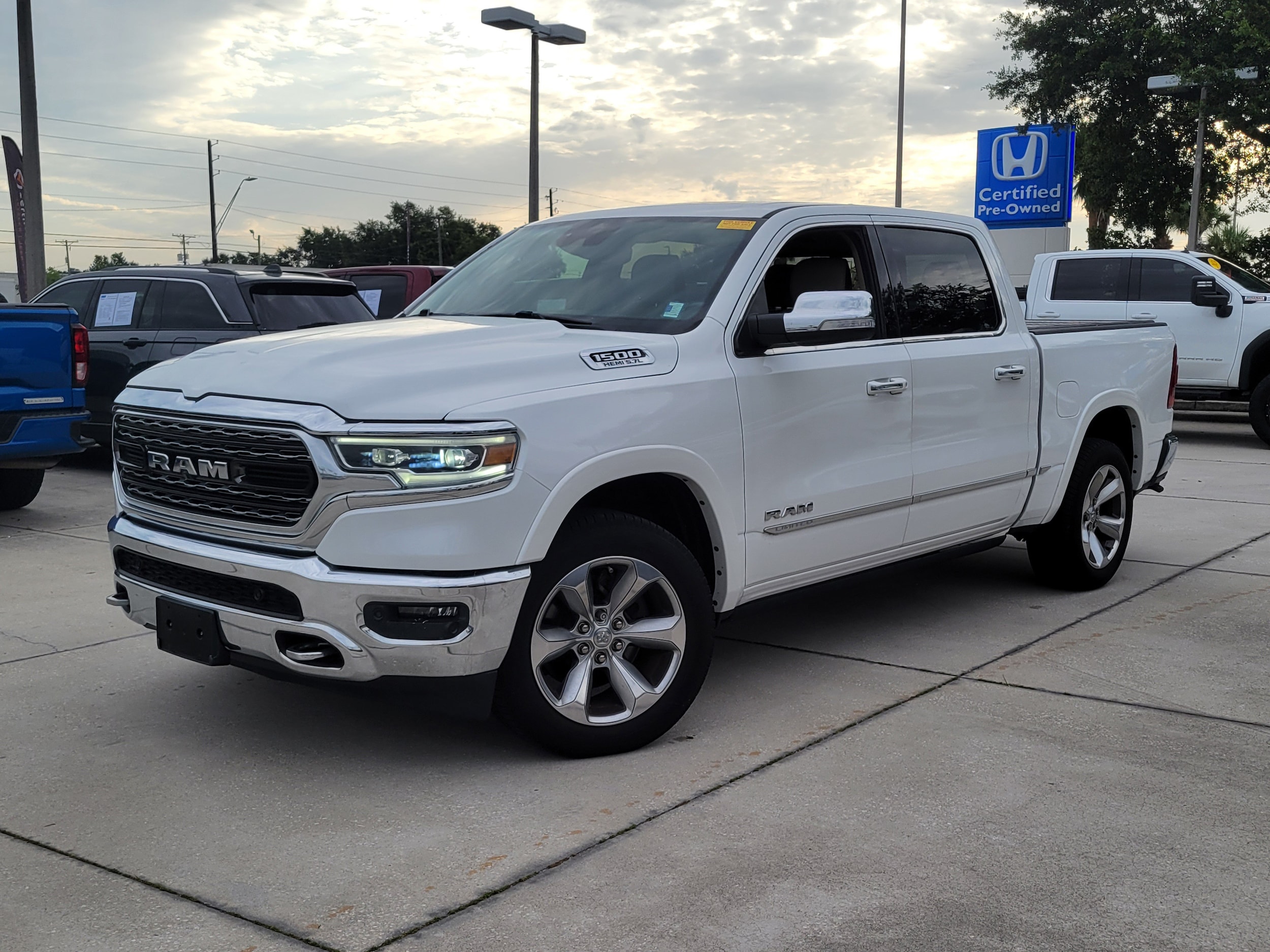 2019 RAM 1500 Limited Crew Cab 5'7's photo