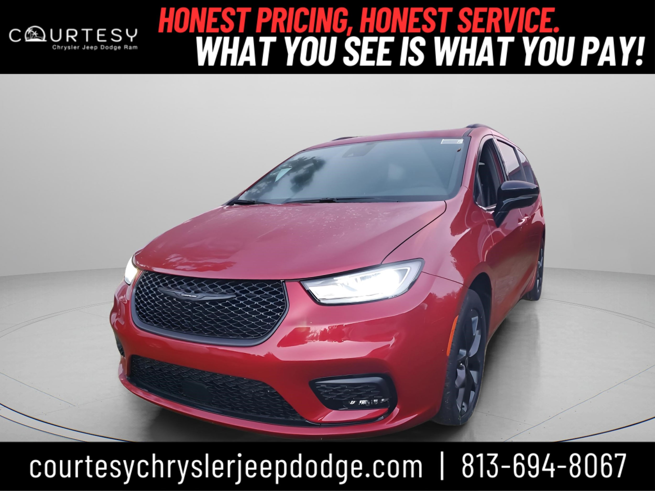 2026 Chrysler Pacifica Limited's photo