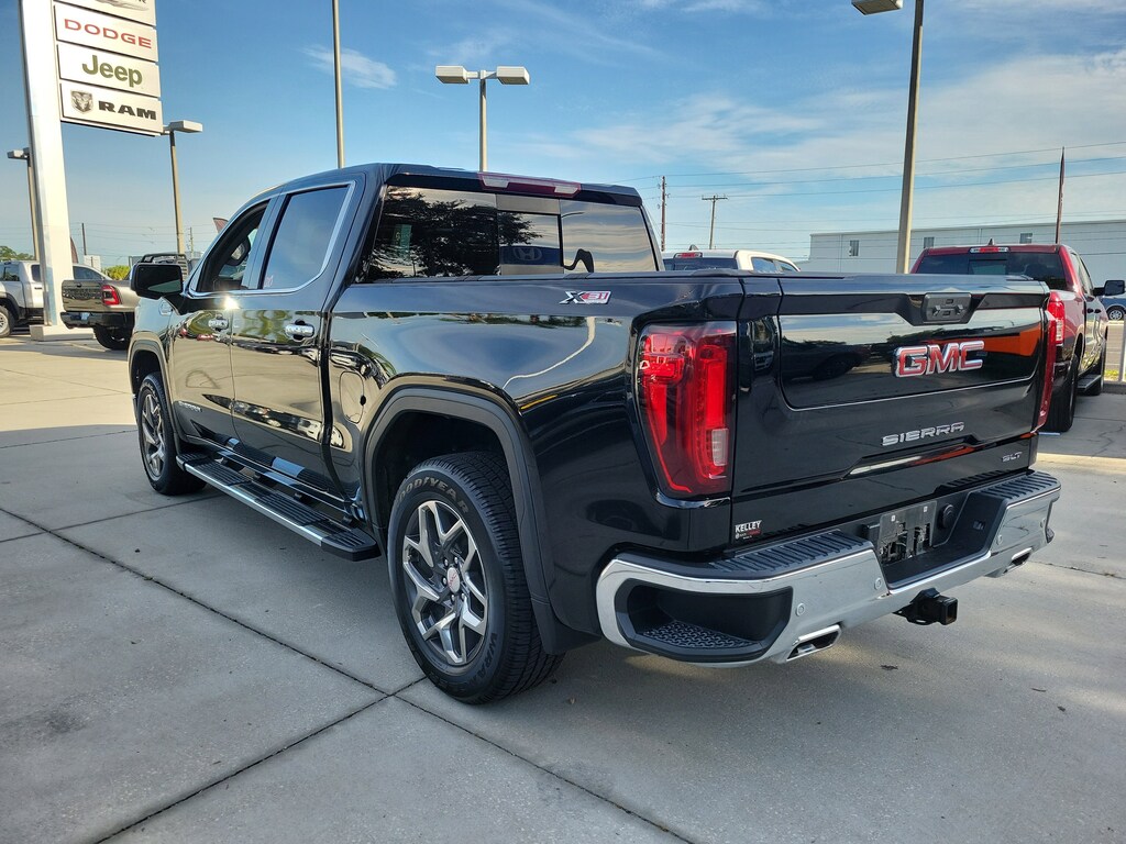 Certified 2023 GMC Sierra 1500 SLT 4WD Crew Cab 147 SLT