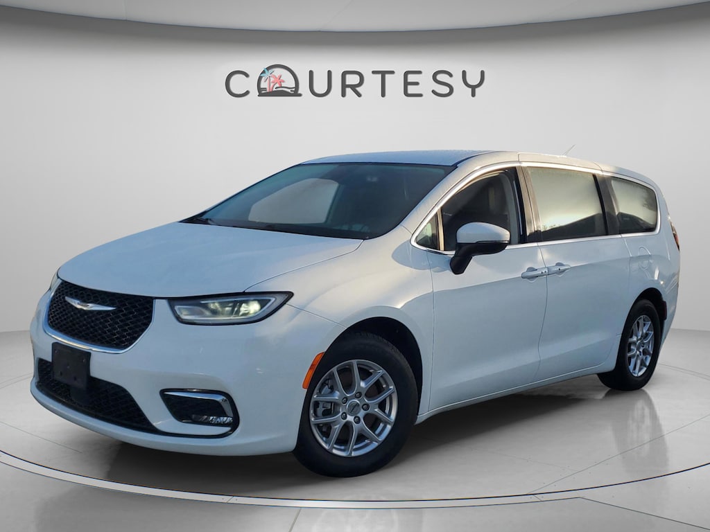 Used 2023 Chrysler Pacifica Touring L Touring L FWD