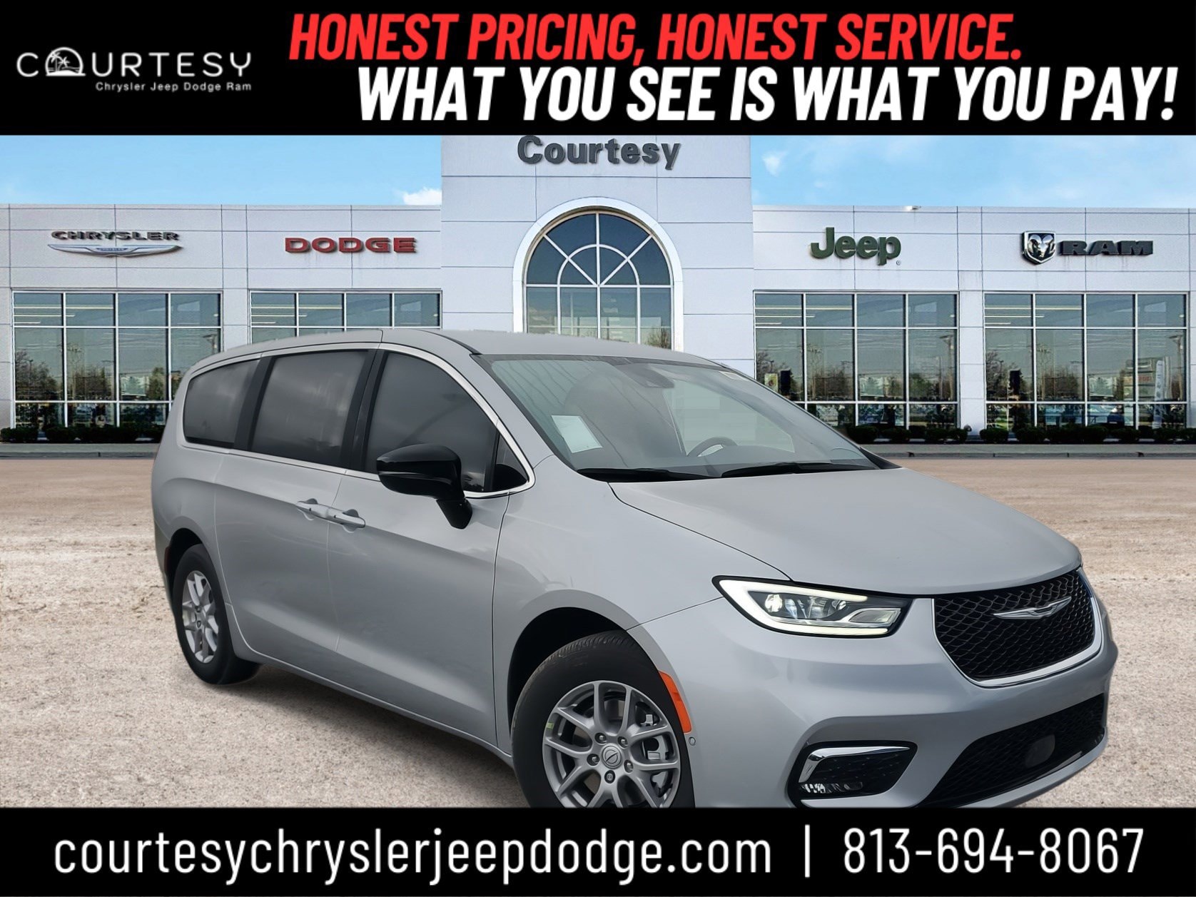 2026 Chrysler Pacifica Select's photo