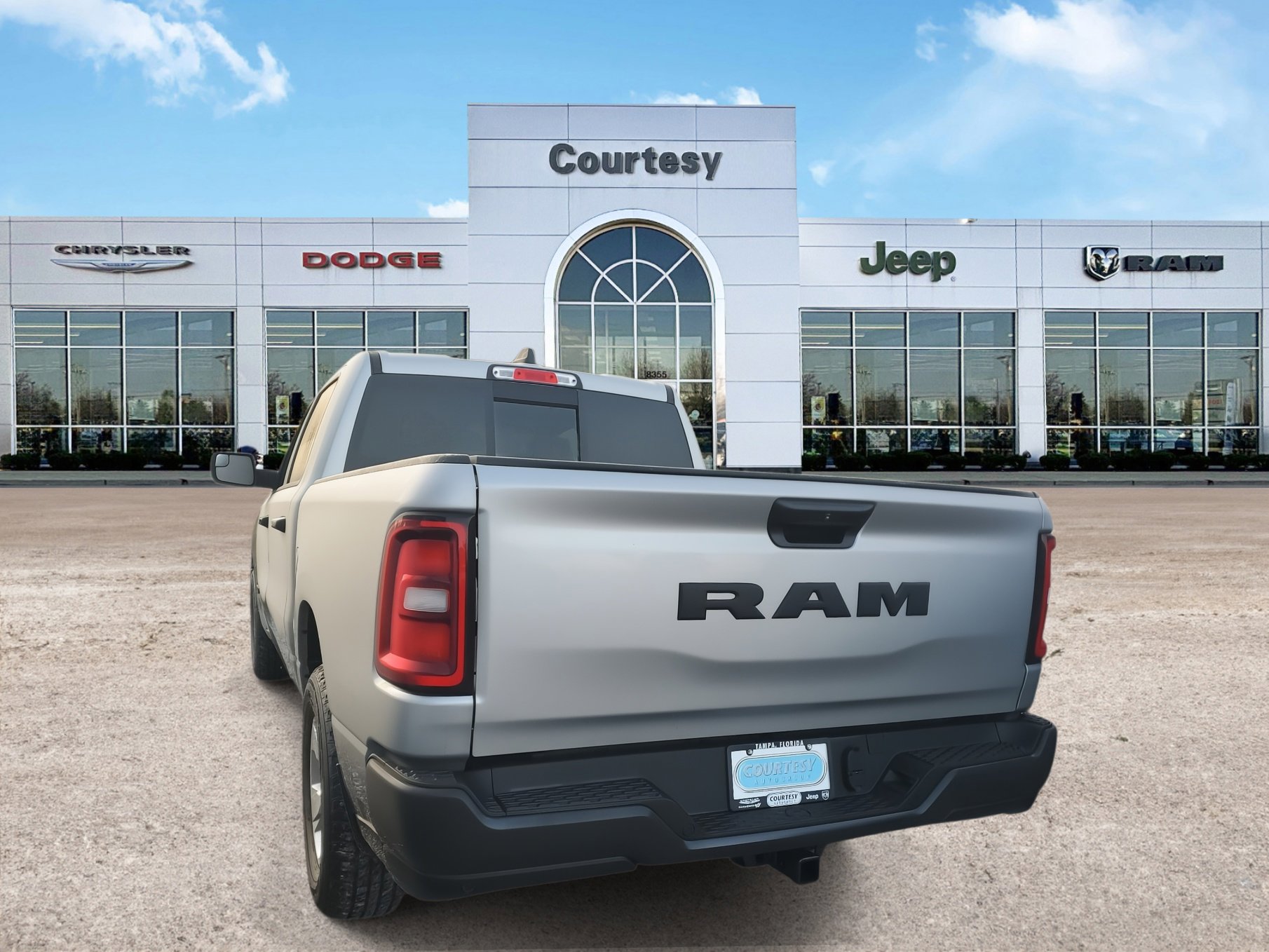 2025 Ram 1500 Tradesman photo 3