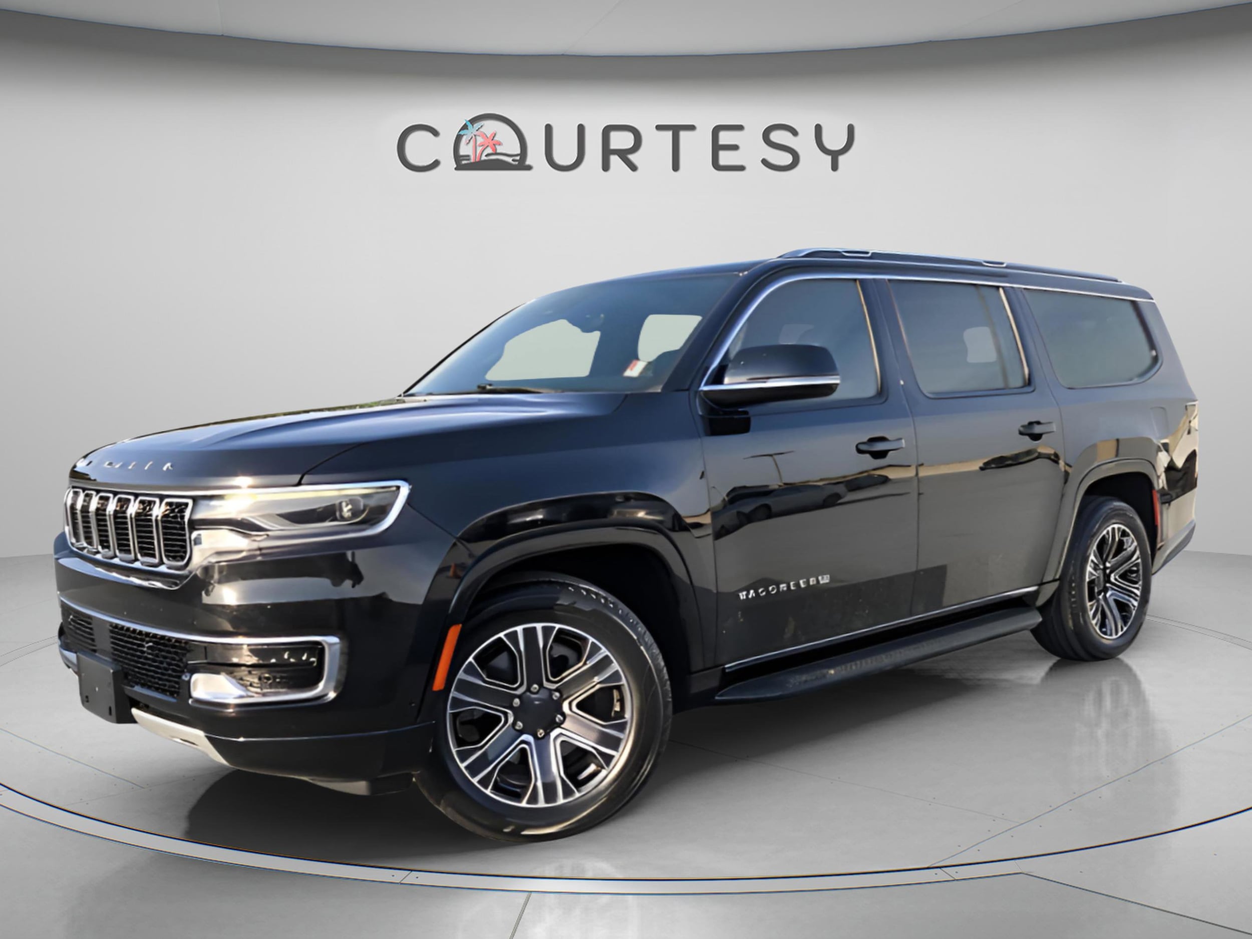 2023 Jeep Wagoneer L Series II 4WD's photo