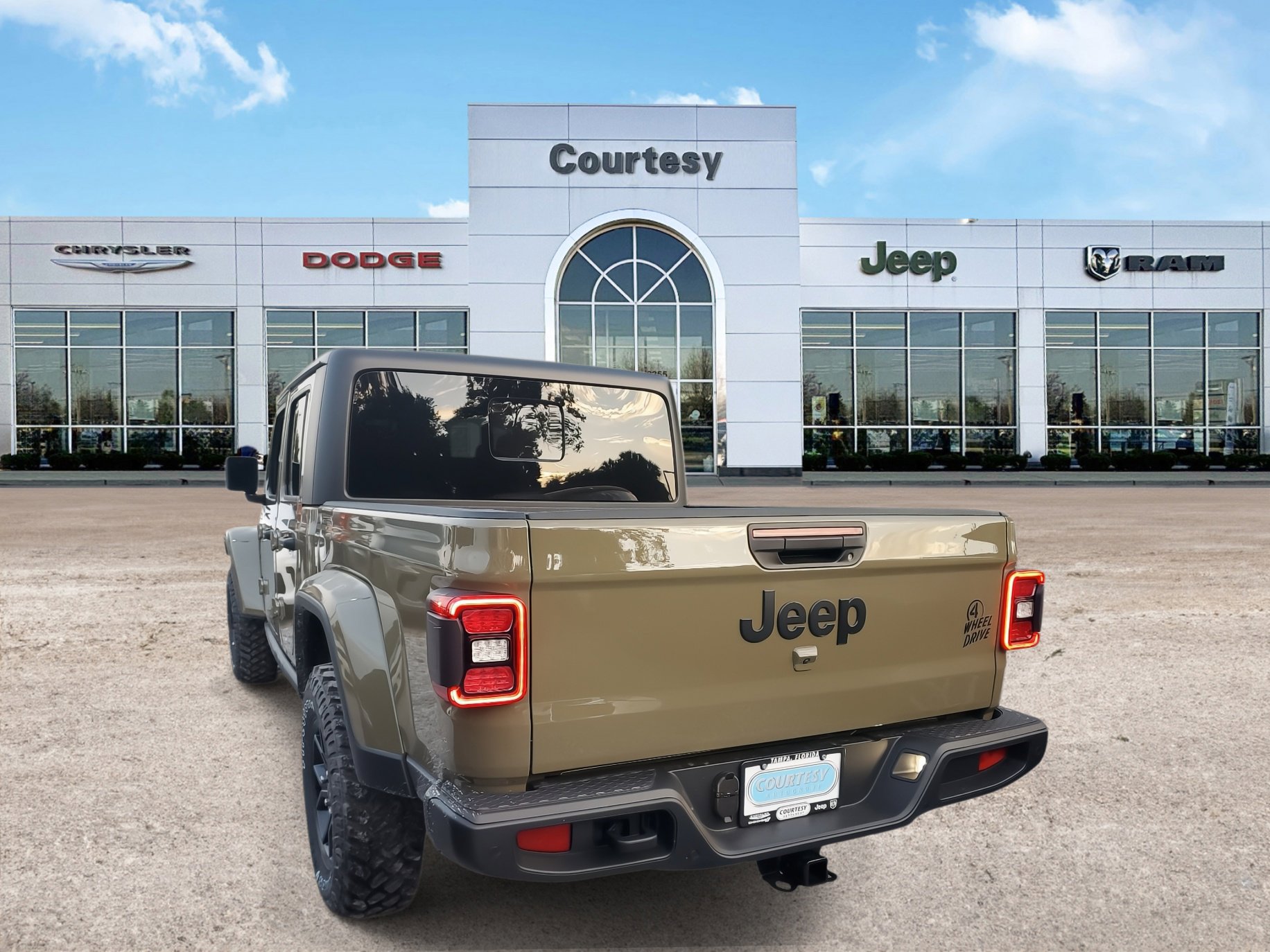 2025 Jeep Gladiator Willys photo 3