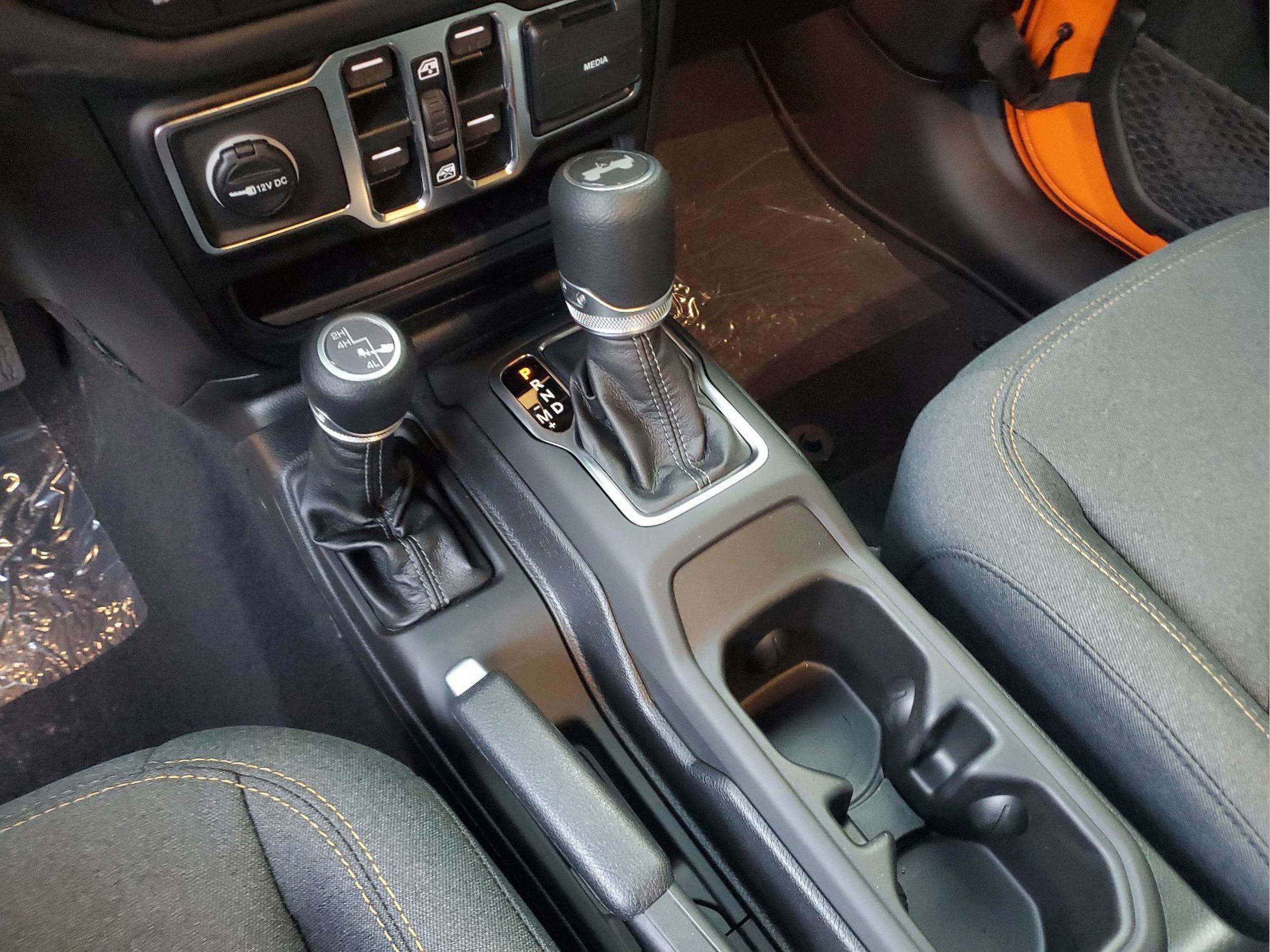 2025 Jeep Wrangler 4-Door Sahara - Photo 12