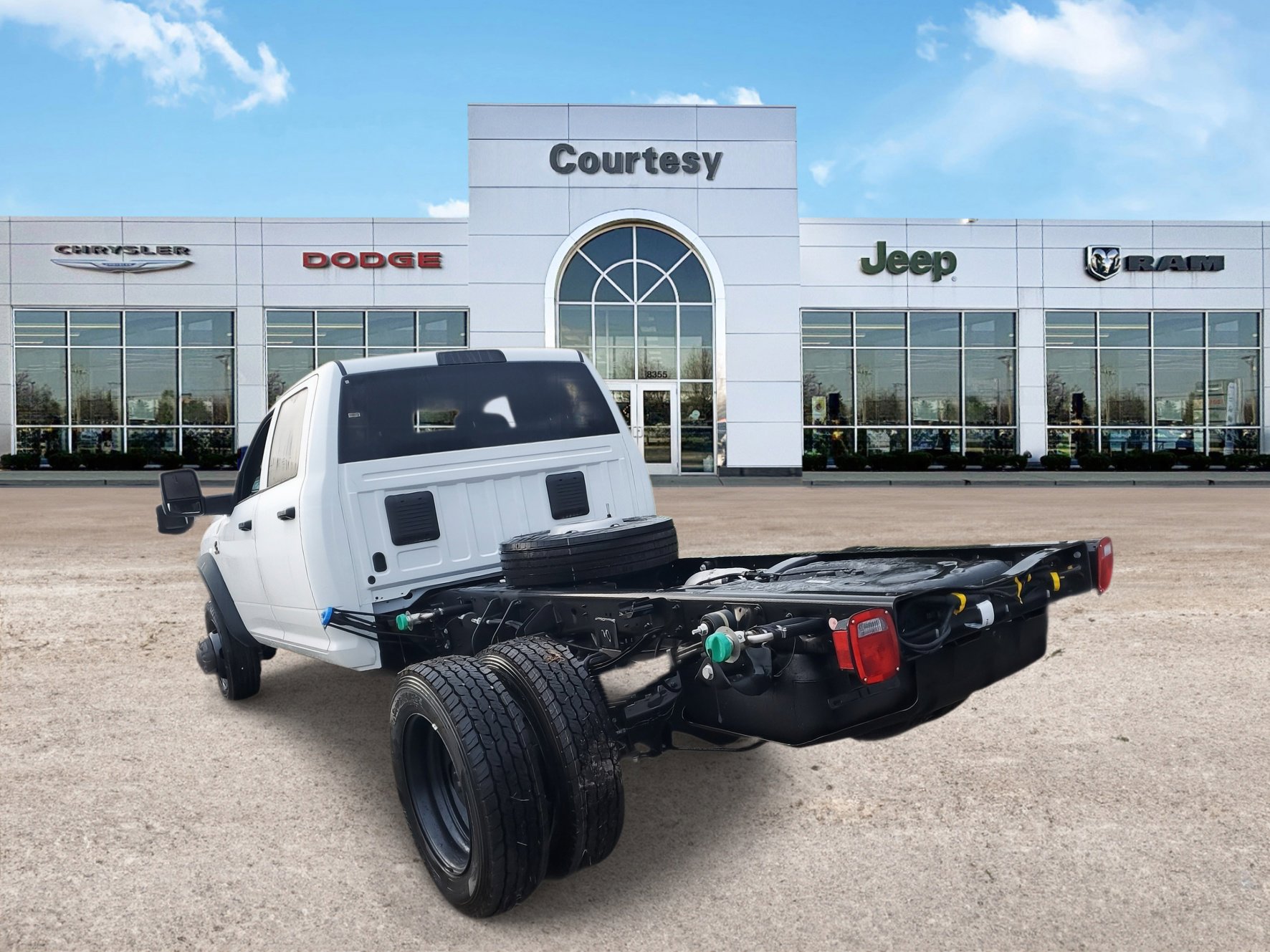 2025 Ram 4500 Tradesman photo 3