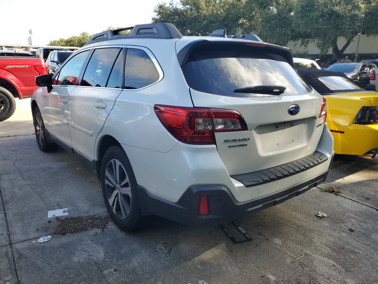 2019 Subaru Outback 2.5i Limited photo 3