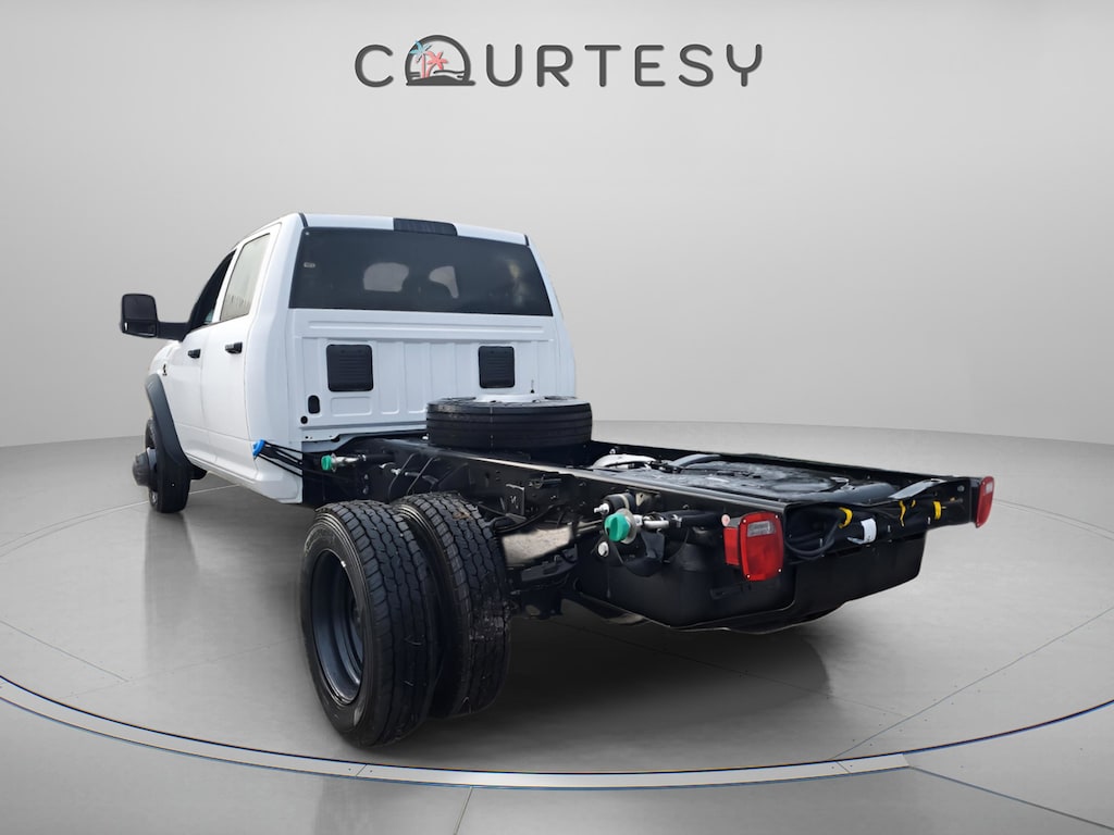 New 2025 Ram 4500 Chassis Cab TRADESMAN CREW 4X4 60' CA Pickup