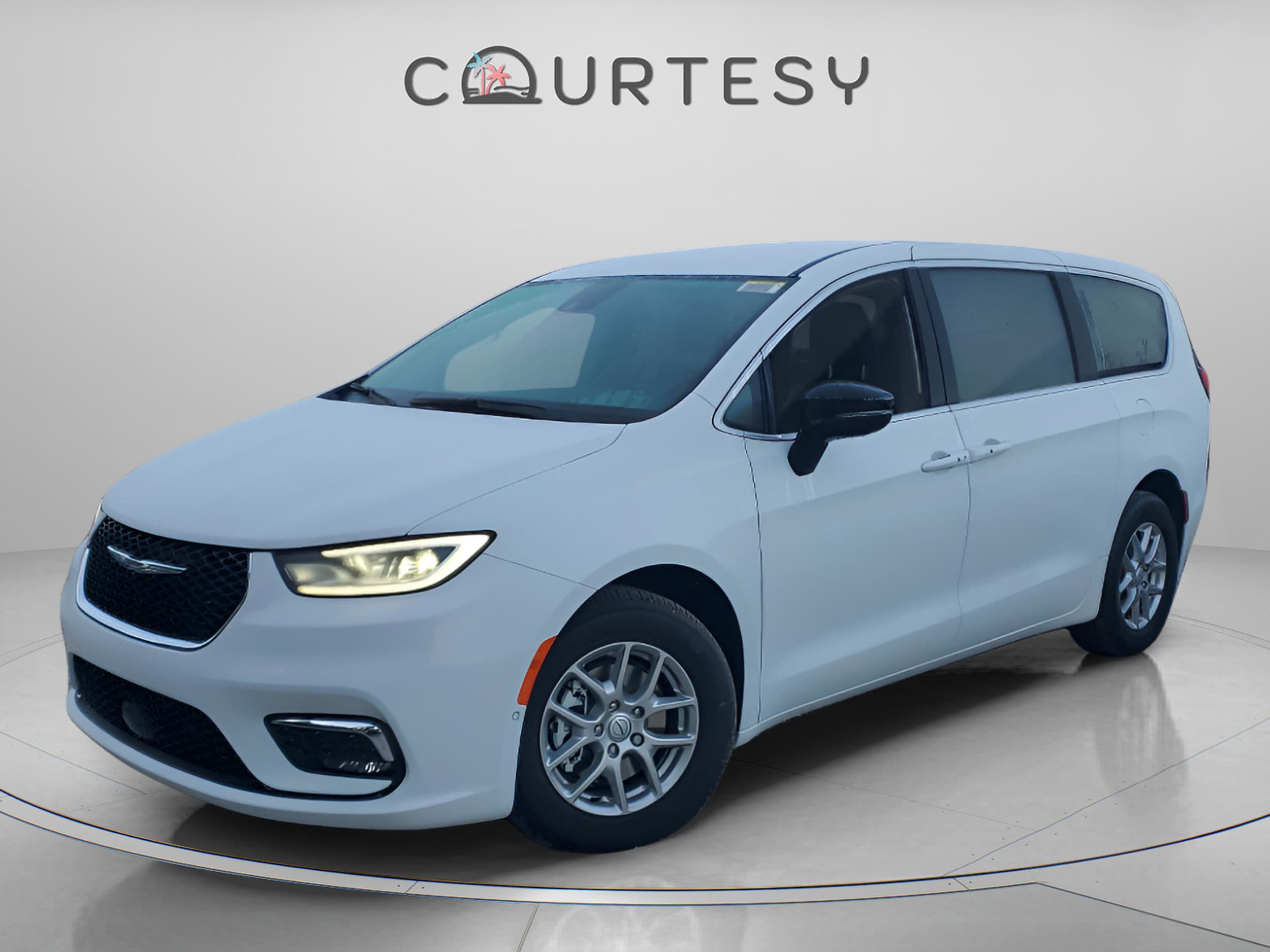2026 Chrysler Pacifica Select's photo