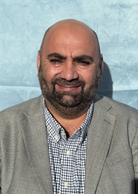 Staff member Yousef Yousef from ID_206cee436483