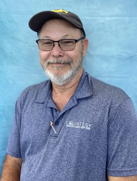 Staff member Bob from ID_5a0784b093ef