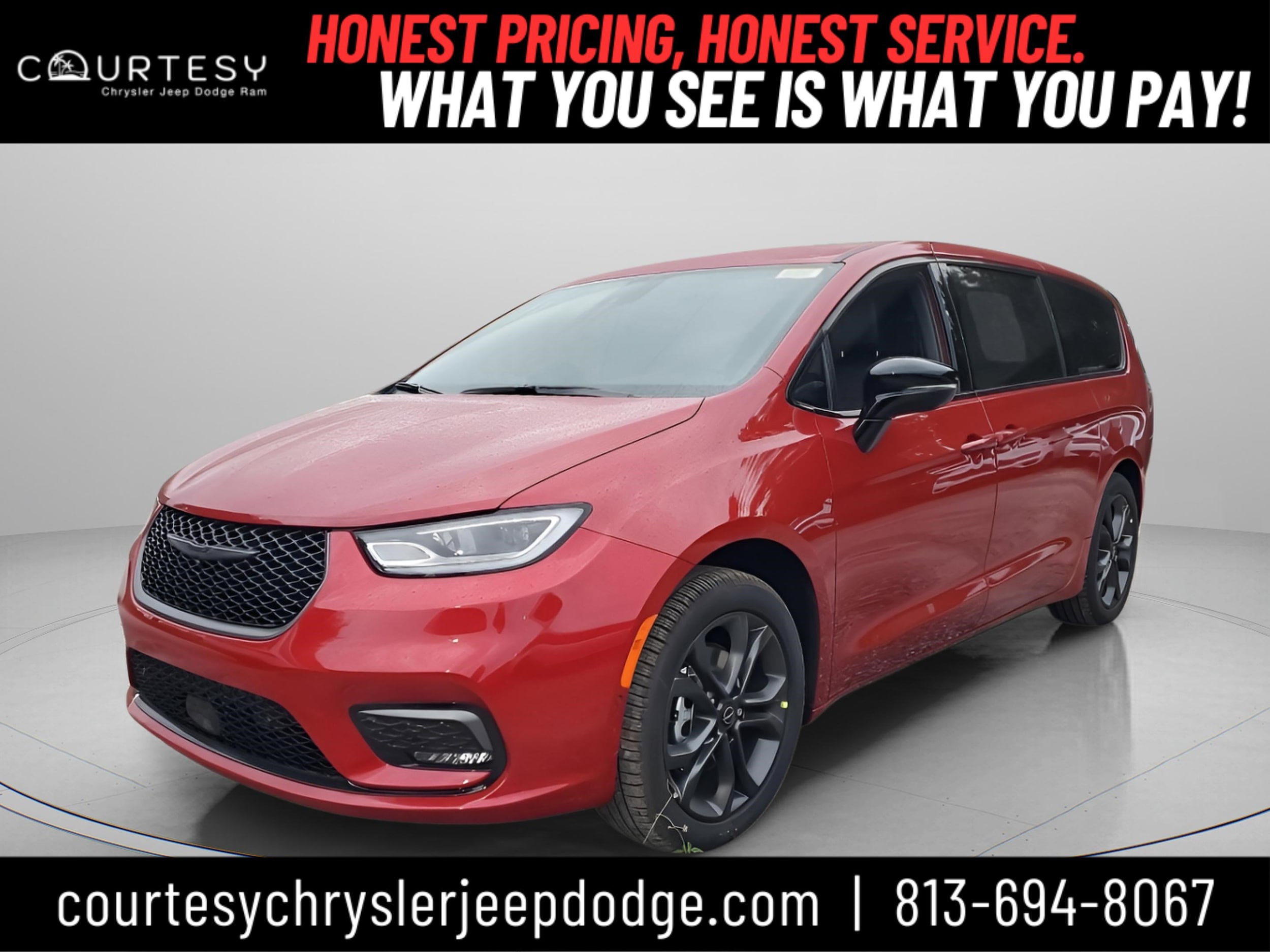 2026 Chrysler Pacifica Select's photo