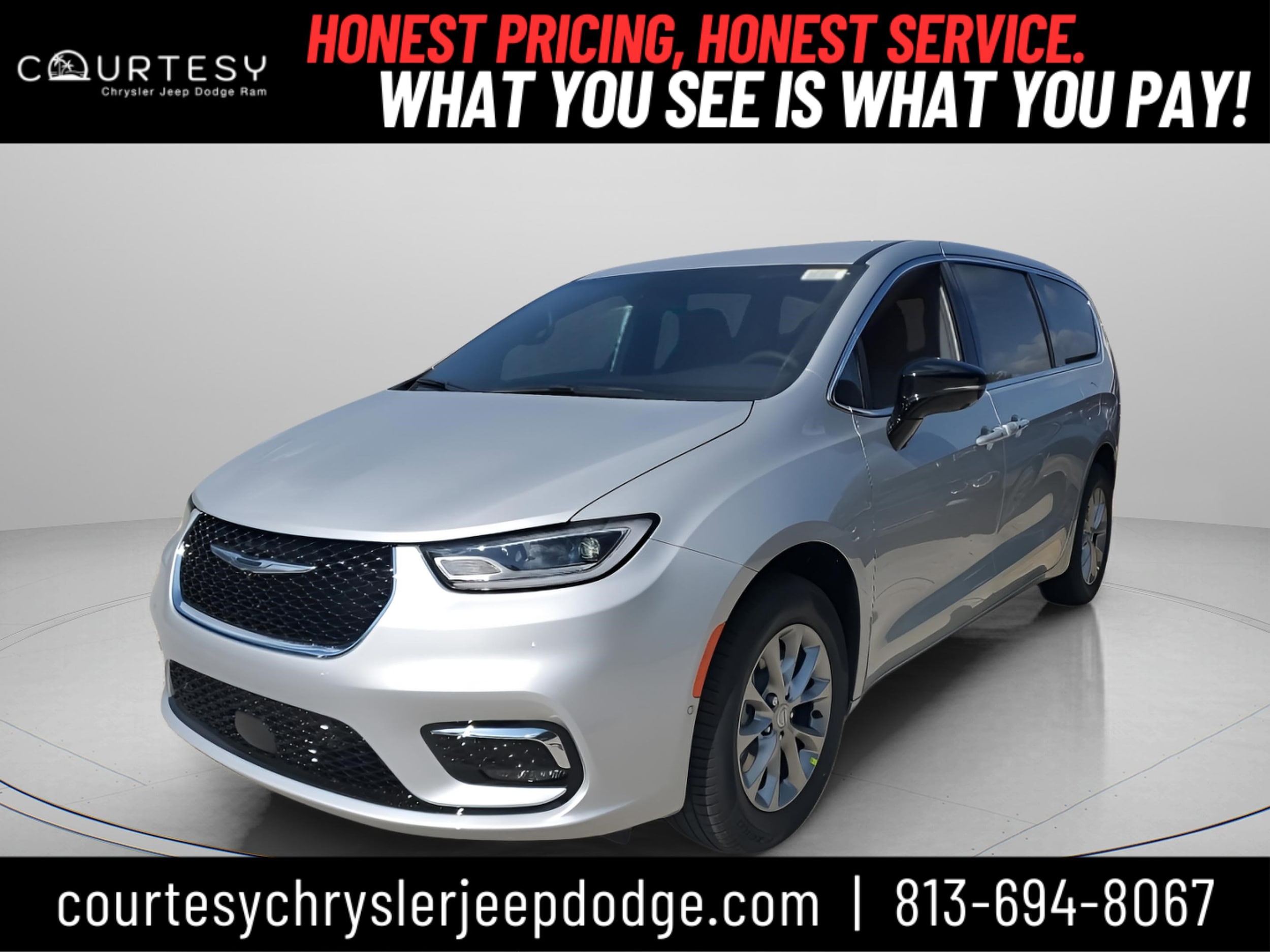 2026 Chrysler Pacifica Select's photo