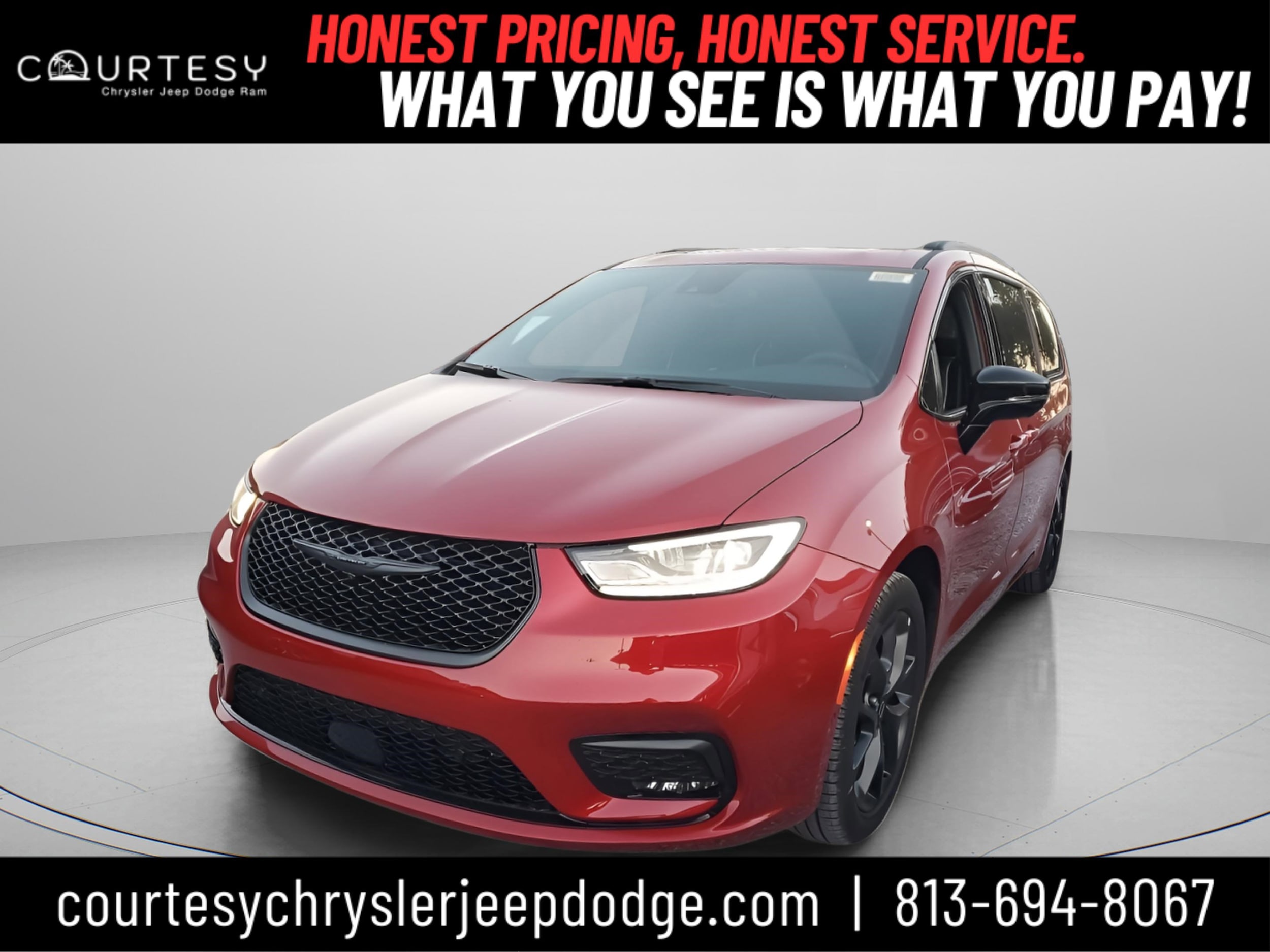 2026 Chrysler Pacifica Limited's photo