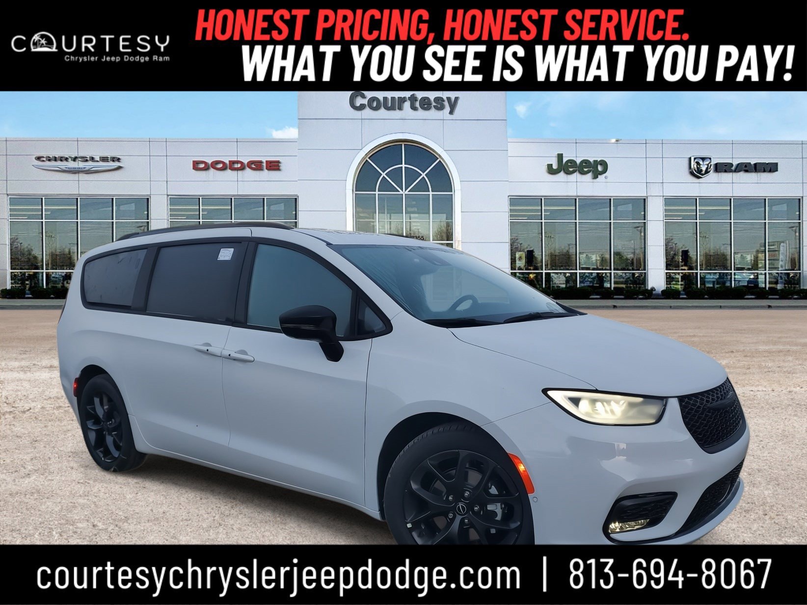 2026 Chrysler Pacifica Limited's photo