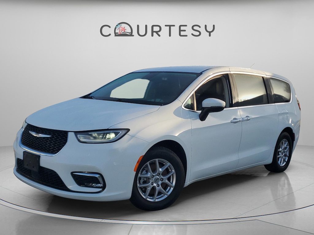 Used 2023 Chrysler Pacifica Touring L Touring L FWD