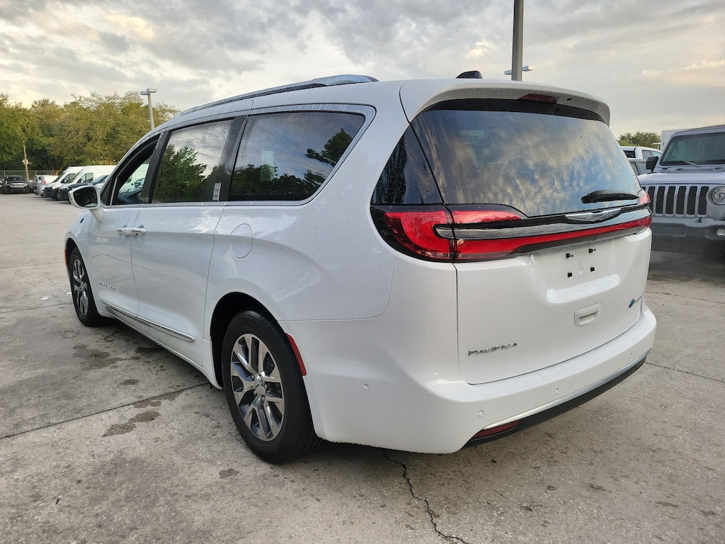 Used 2024 Chrysler Pacifica Hybrid Pinnacle Hybrid Pinnacle FWD