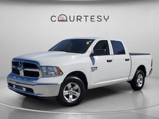 2022 Ram 1500 Classic SLT SLT 4x4 Crew Cab 57 Box