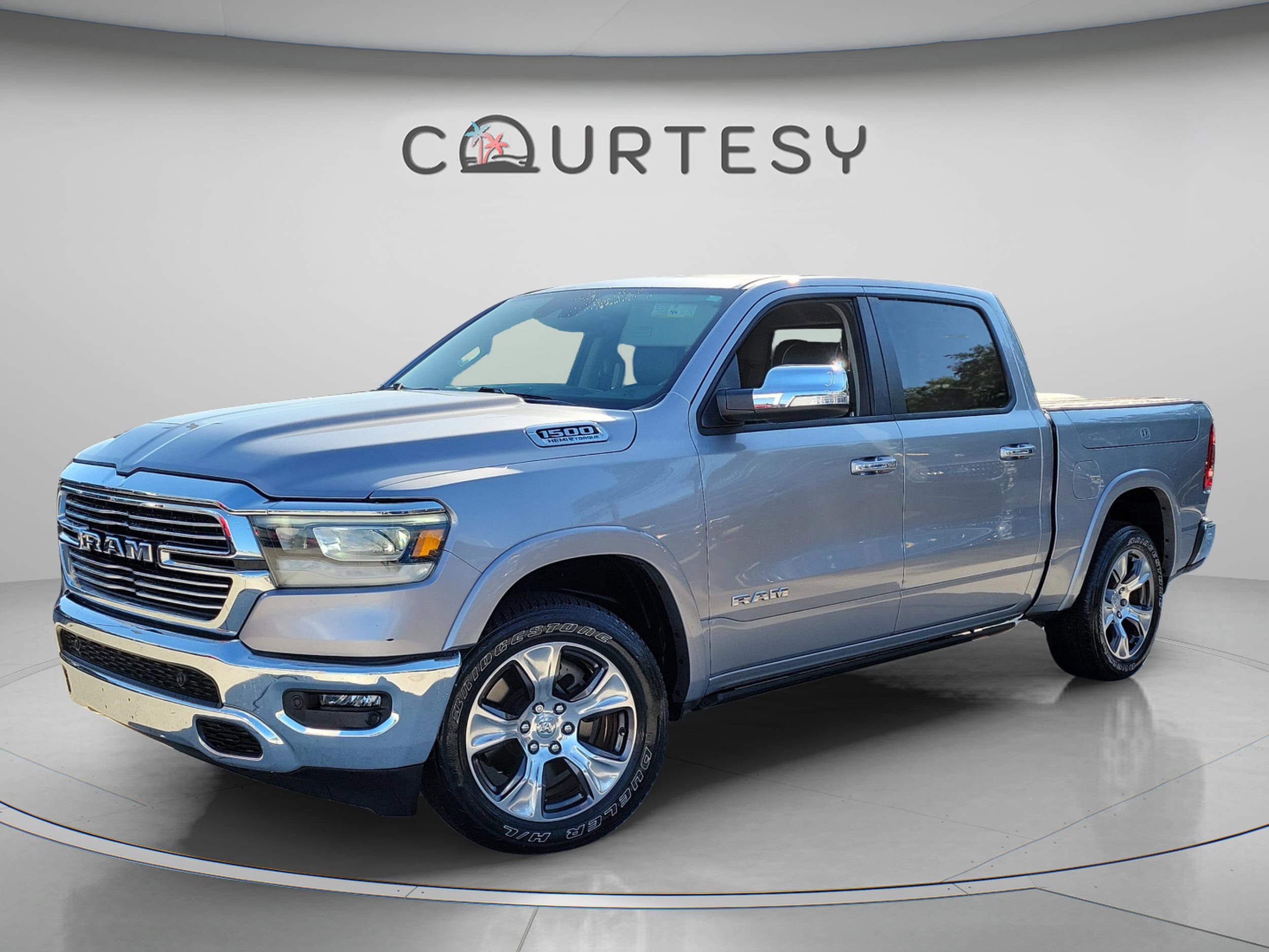 2022 RAM 1500 Laramie 4x4 Crew Cab 5'7's photo