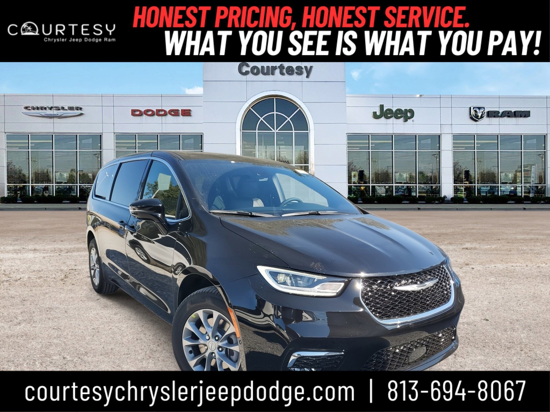 2026 Chrysler Pacifica Select's photo