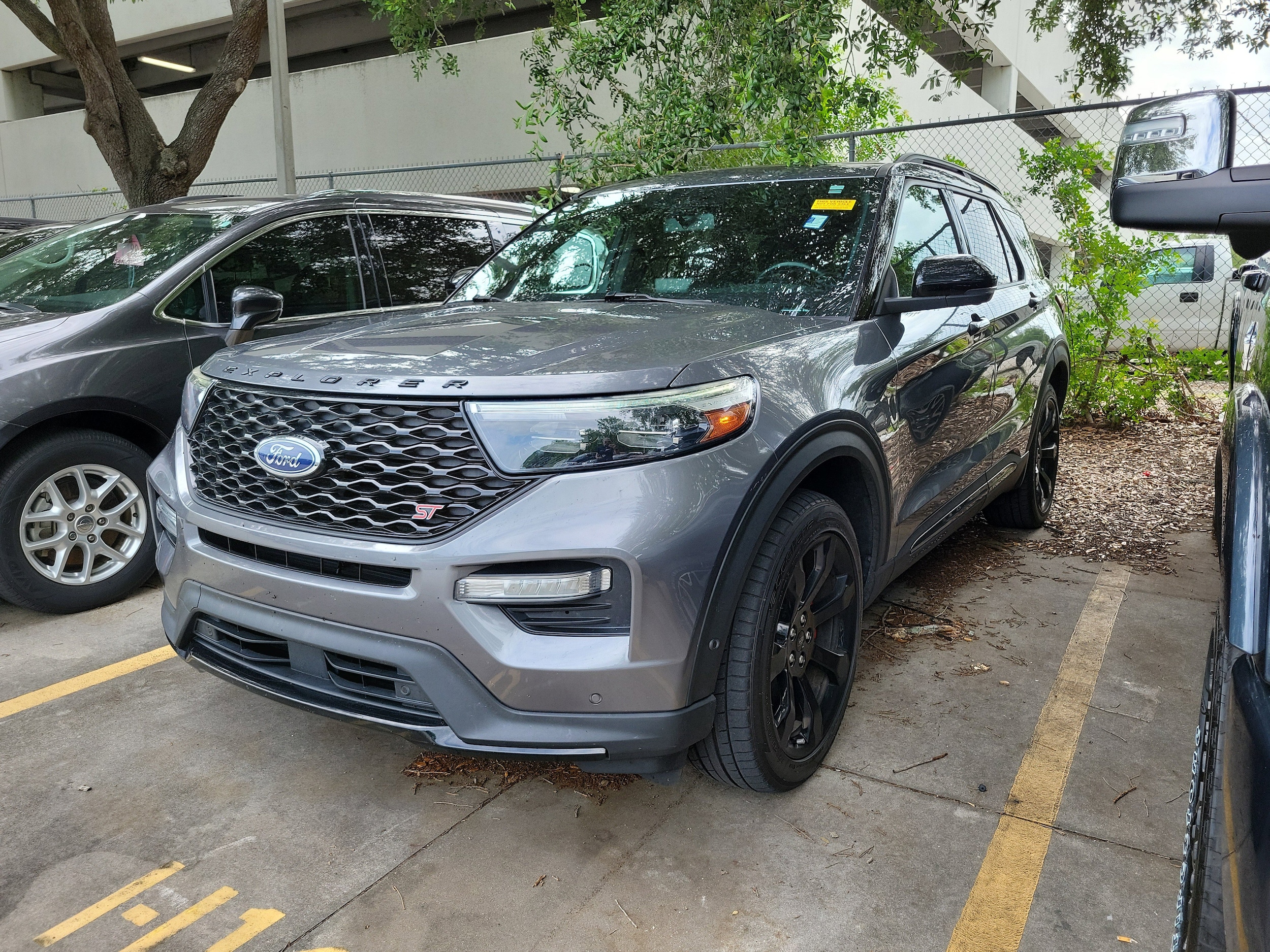 2022 Ford Explorer ST 4WD's photo