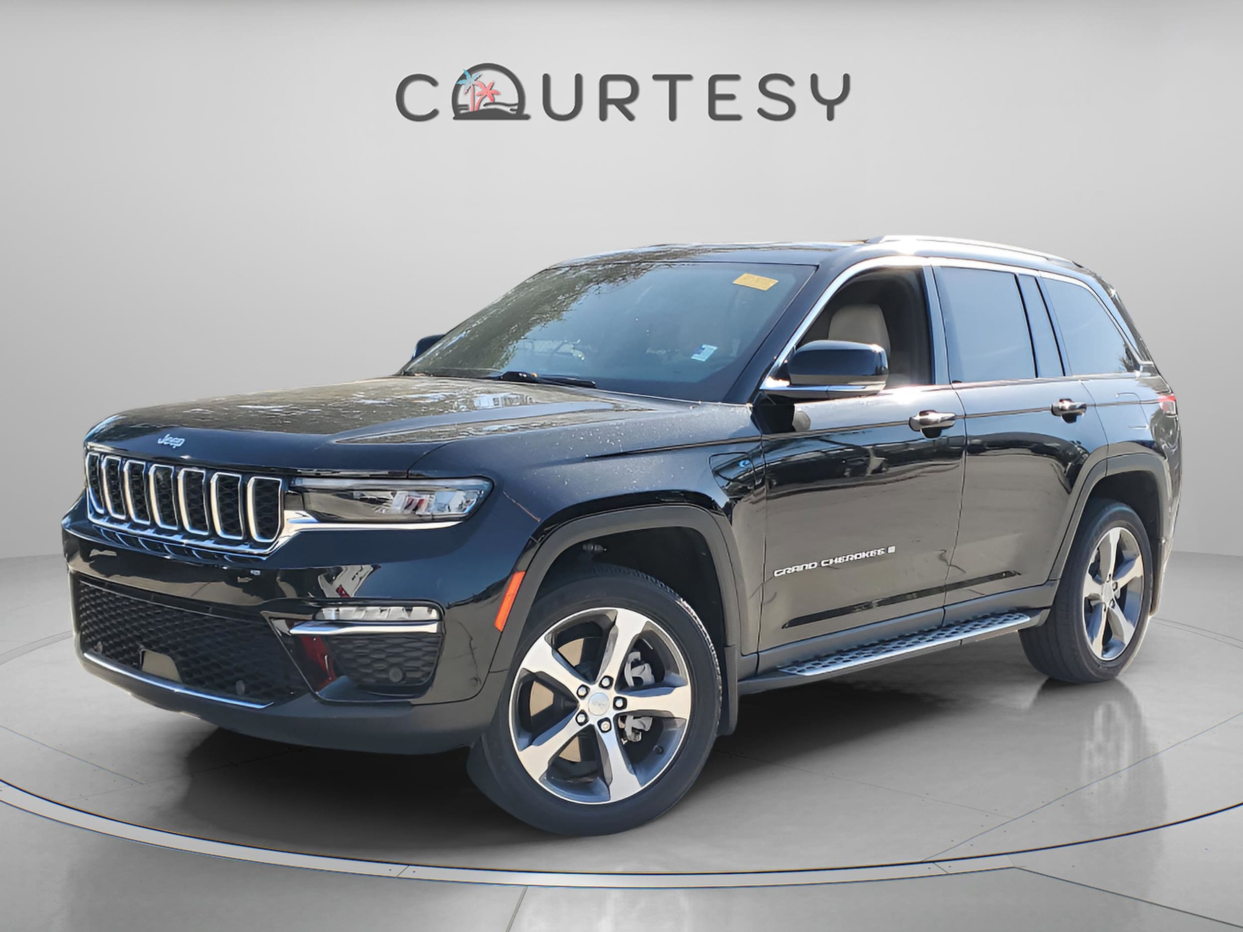 2023 Jeep Grand Cherokee 4xe's photo