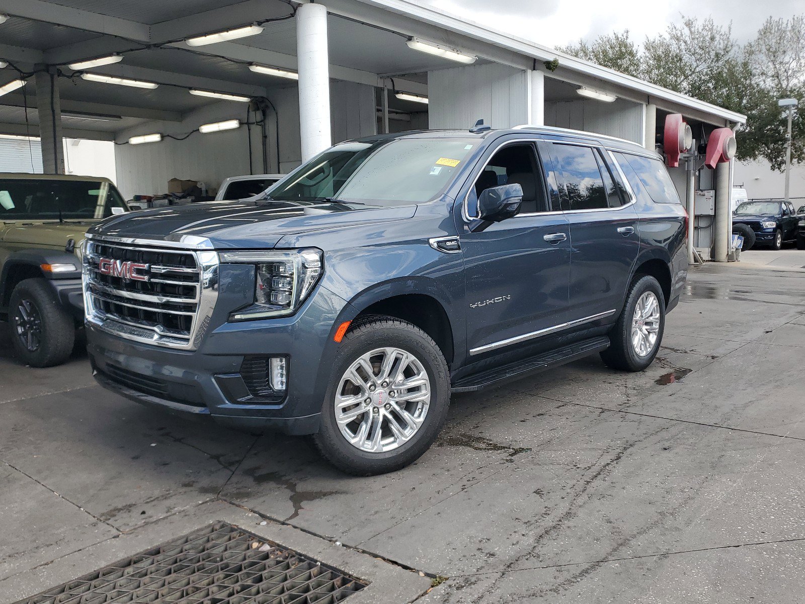 2021 GMC Yukon SLT's photo