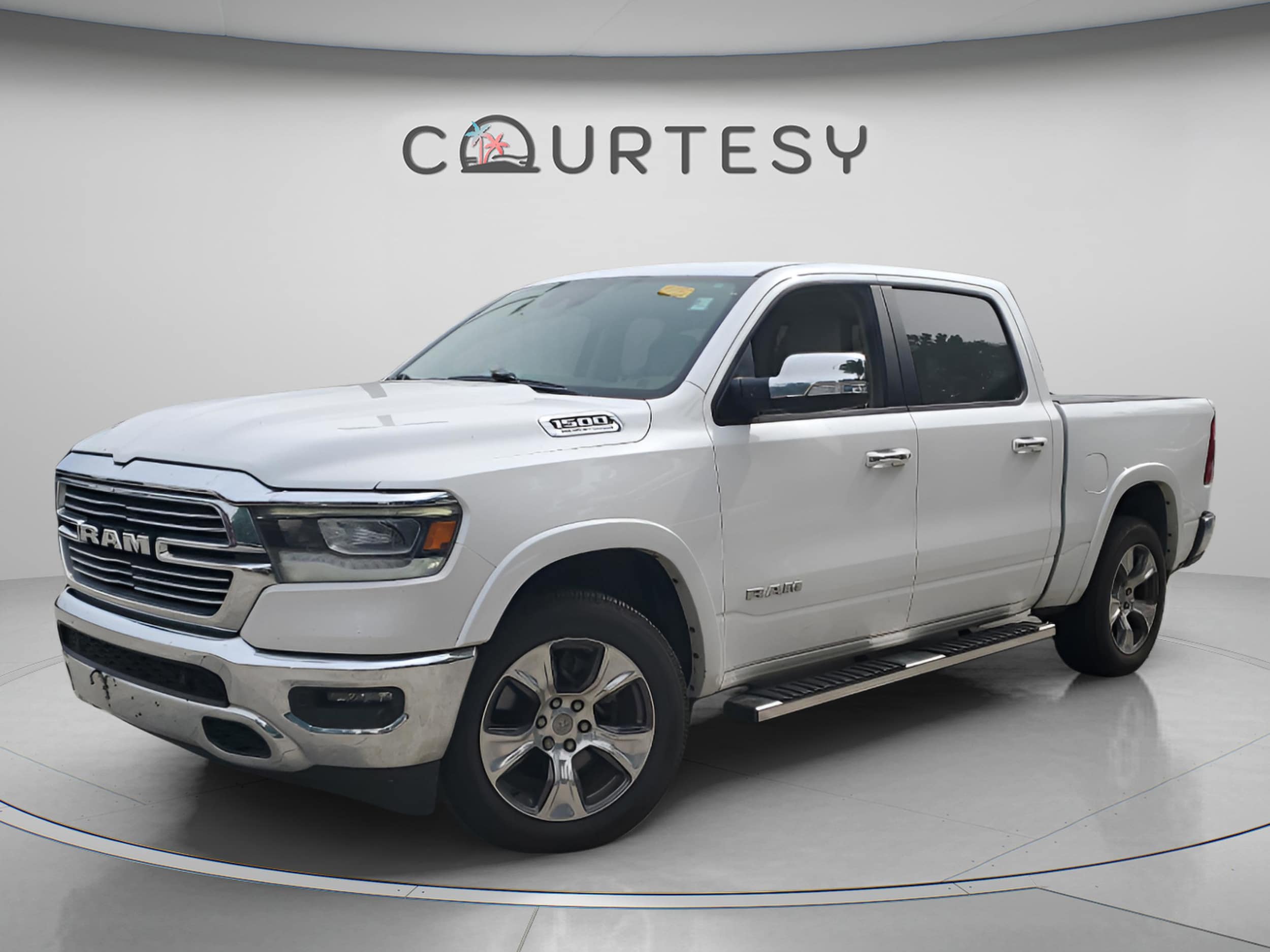 2021 RAM 1500 Laramie 4x4 Crew Cab 5'7's photo