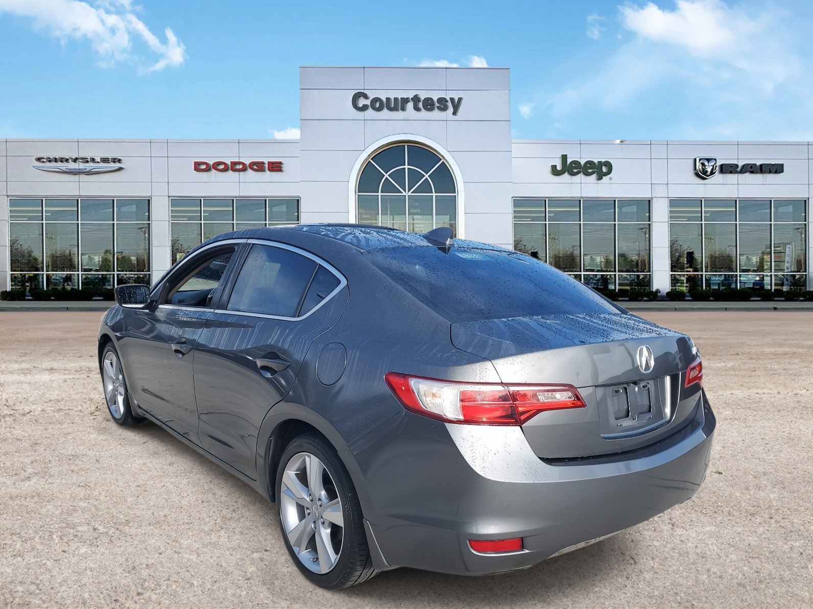 2013 Acura ILX 2.0L Premium photo 2