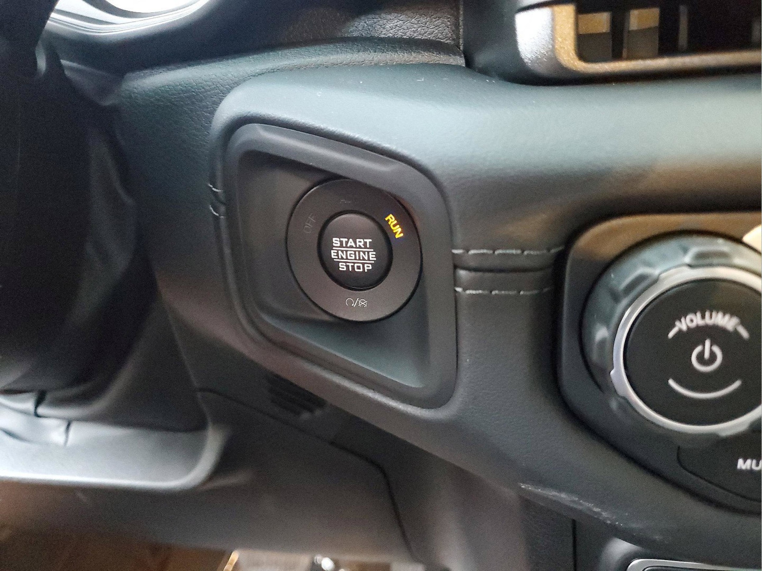 2025 Jeep Wrangler 4-Door Sahara - Photo 14