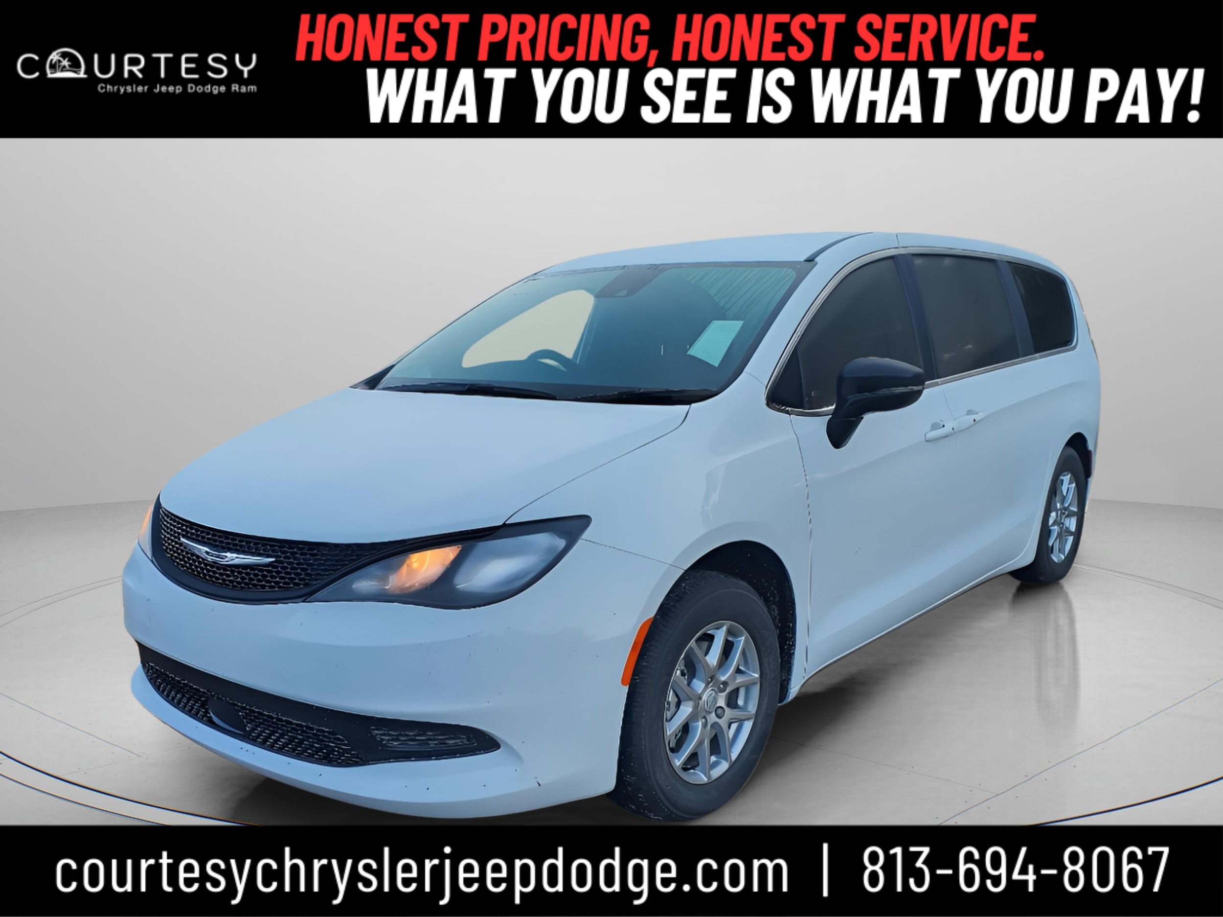 2026 Chrysler Voyager LX's photo