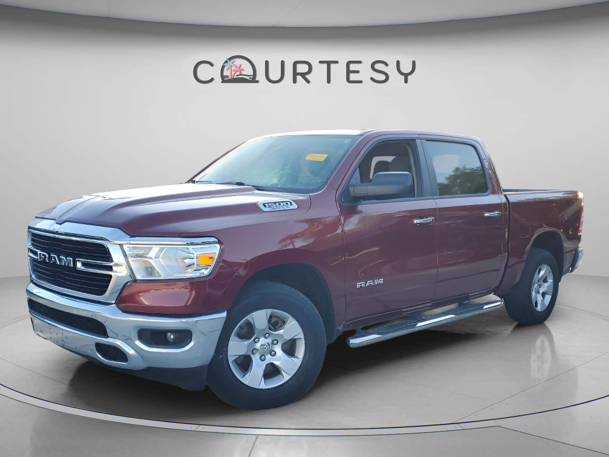 2020 RAM 1500 Big Horn/Lone Star 4x4 Crew Cab 5'7's photo