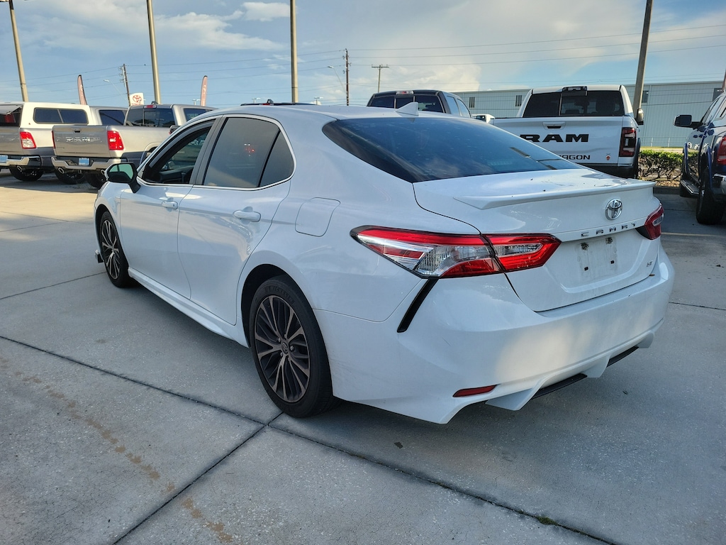 Used 2020 Toyota Camry SE SE Auto