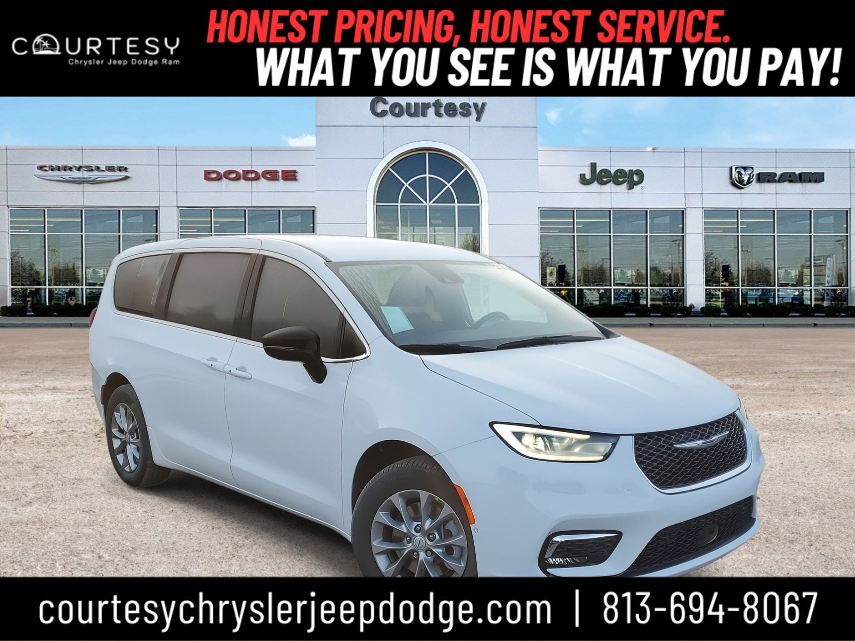 2026 Chrysler Pacifica Select's photo