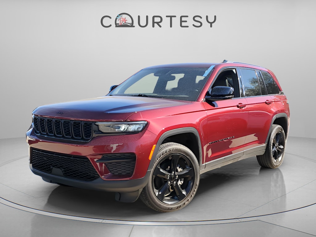 Used 2025 Jeep Grand Cherokee Altitude Altitude 4x2