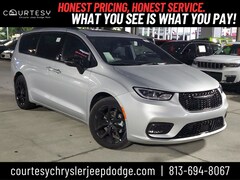 2026 Chrysler Pacifica LIMITED Passenger Van