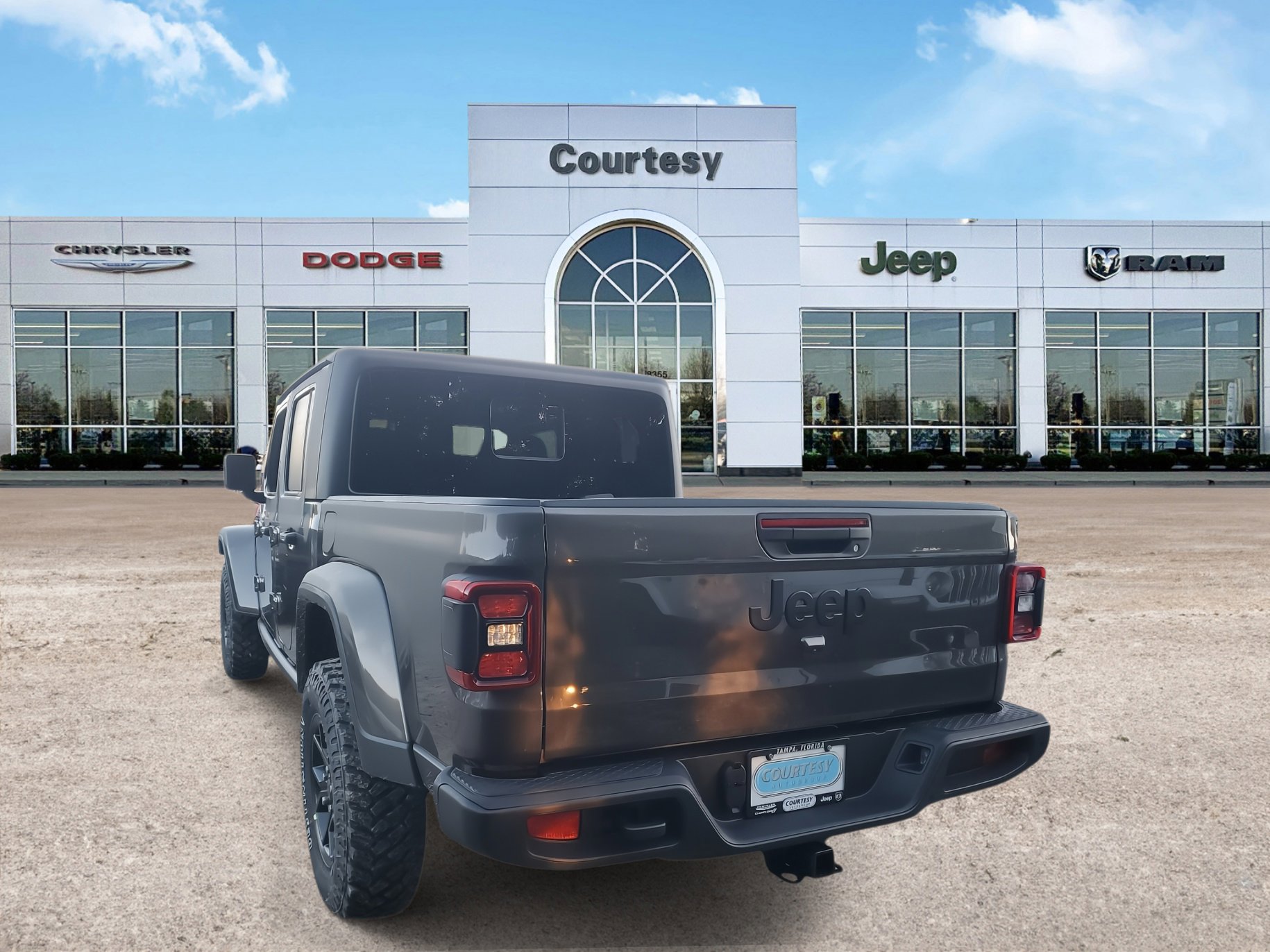 2025 Jeep Gladiator Willys photo 3