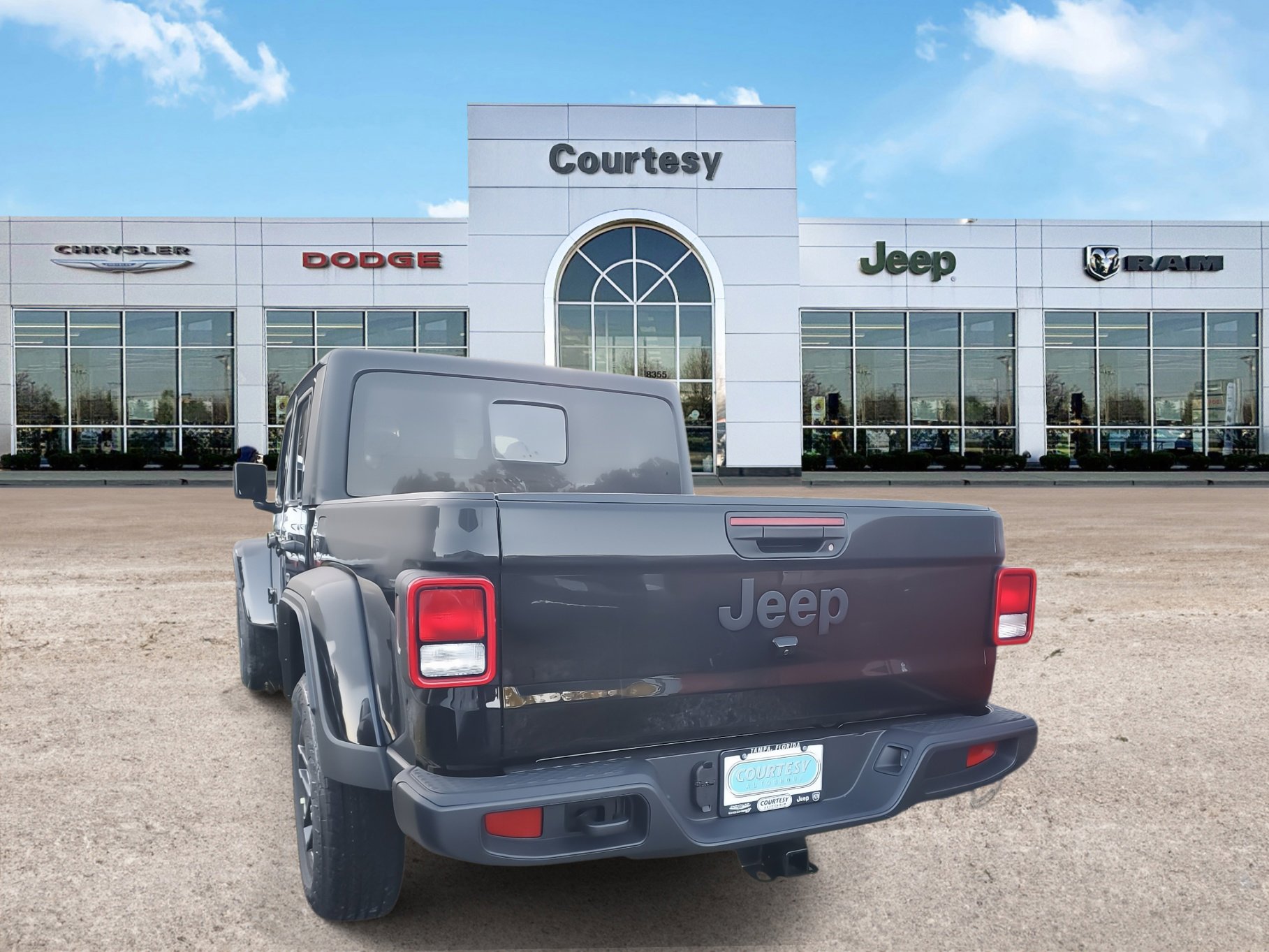 2025 Jeep Gladiator Sport S photo 3