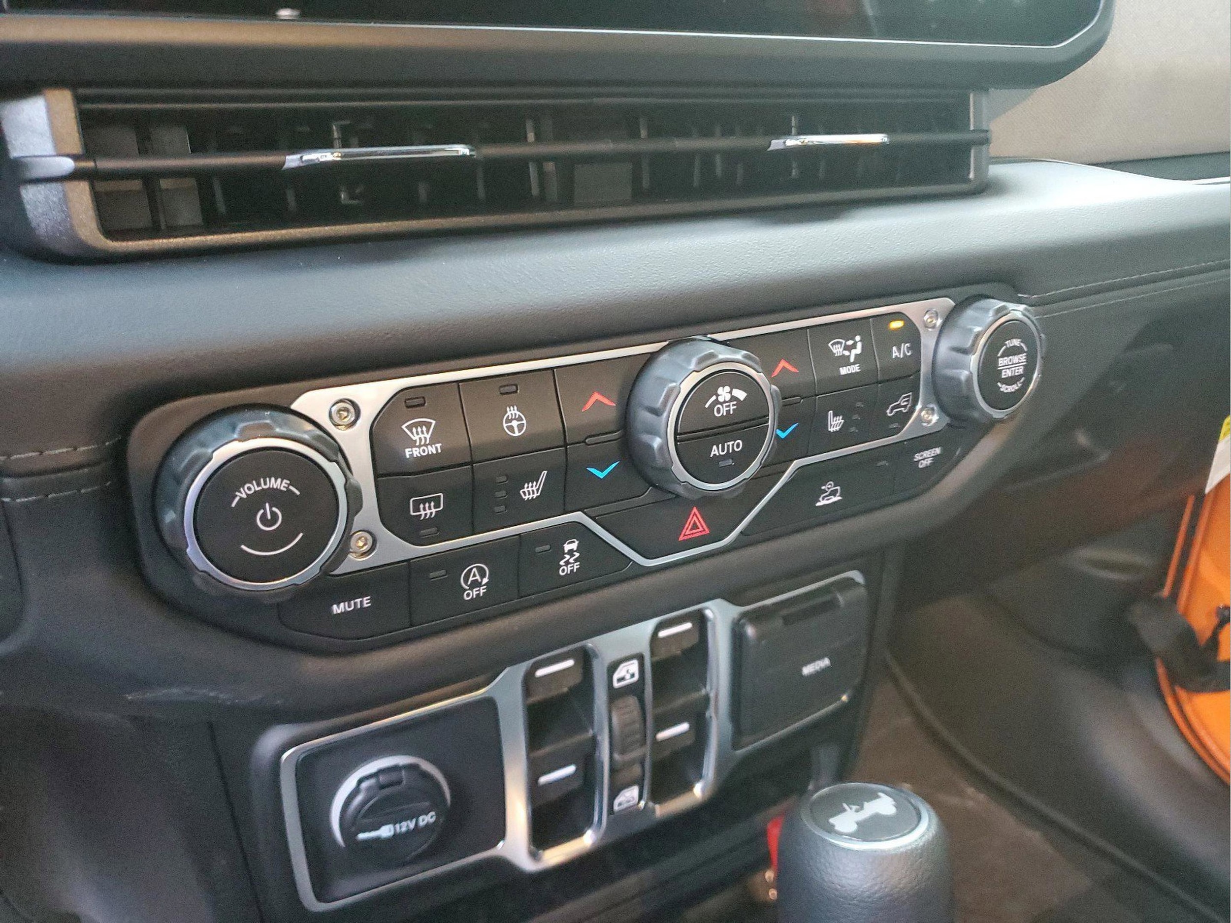 2025 Jeep Wrangler 4-Door Sahara - Photo 17