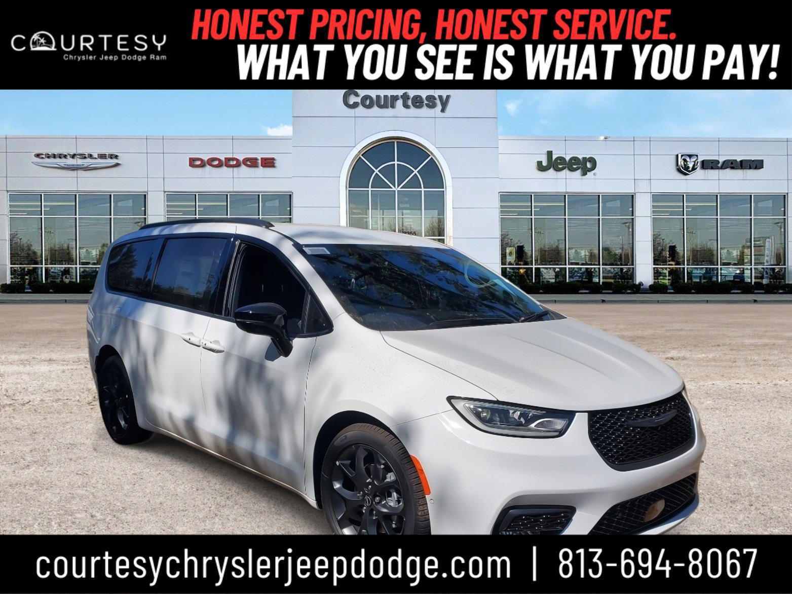 2026 Chrysler Pacifica Select's photo