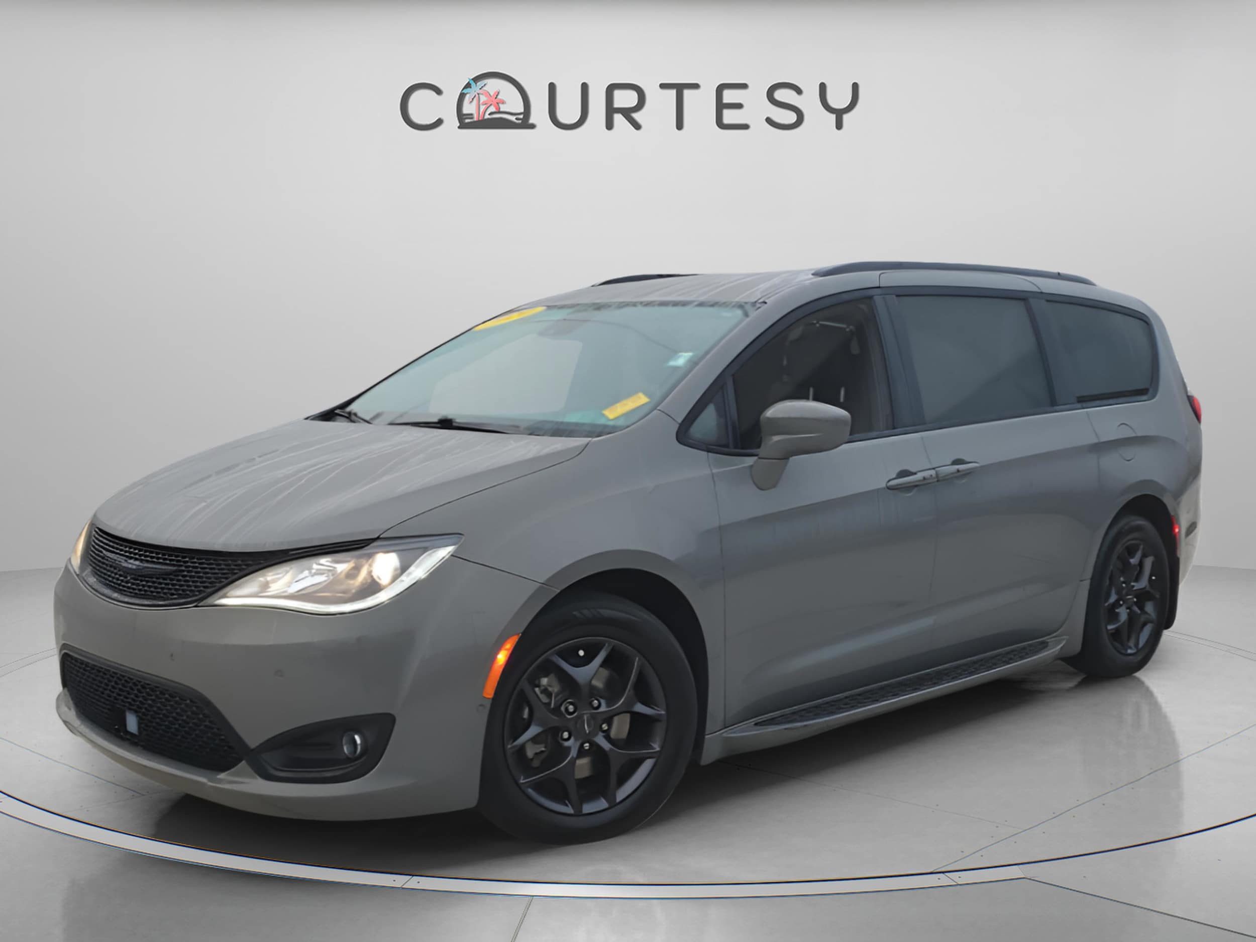 2020 Chrysler Pacifica Touring L Plus's photo