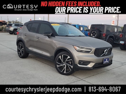 2022 Volvo XC40 R-Design T5 AWD R-Design