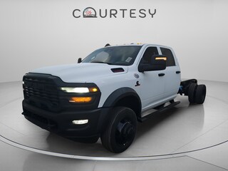 2026 Ram 5500 Chassis Cab TRADESMAN  CREW  4X4 84' CA Pickup