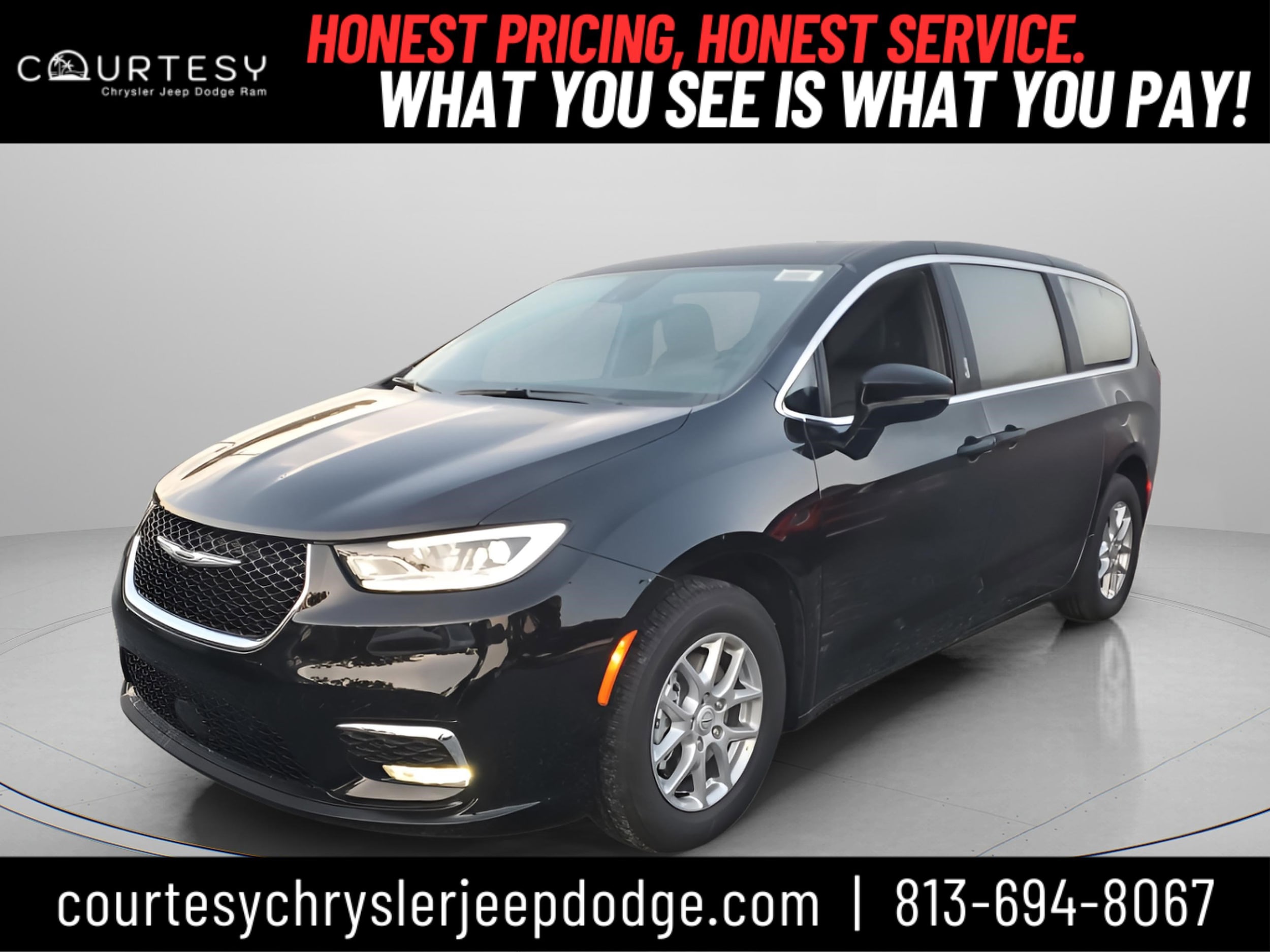 2026 Chrysler Pacifica Select's photo