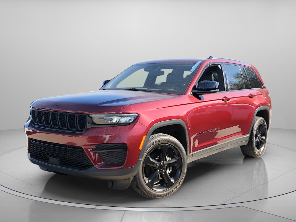 Used 2025 Jeep Grand Cherokee Altitude Altitude 4x2