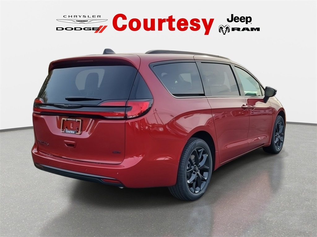 New 2026 Chrysler Pacifica SELECT AWD Passenger Van