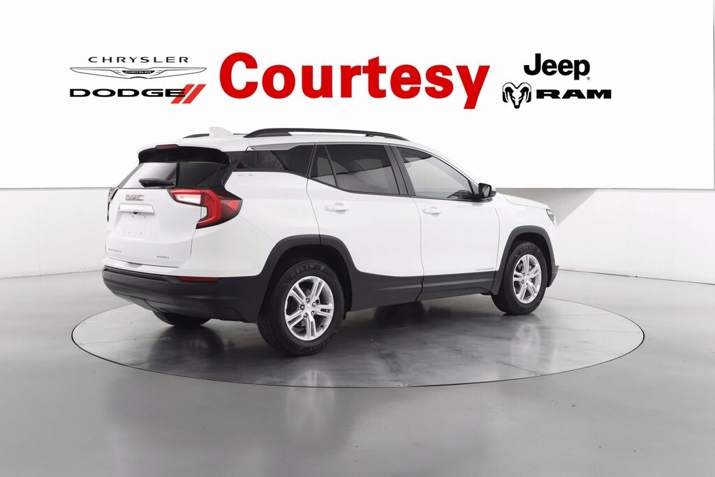2023 Gmc Terrain SLE photo 4