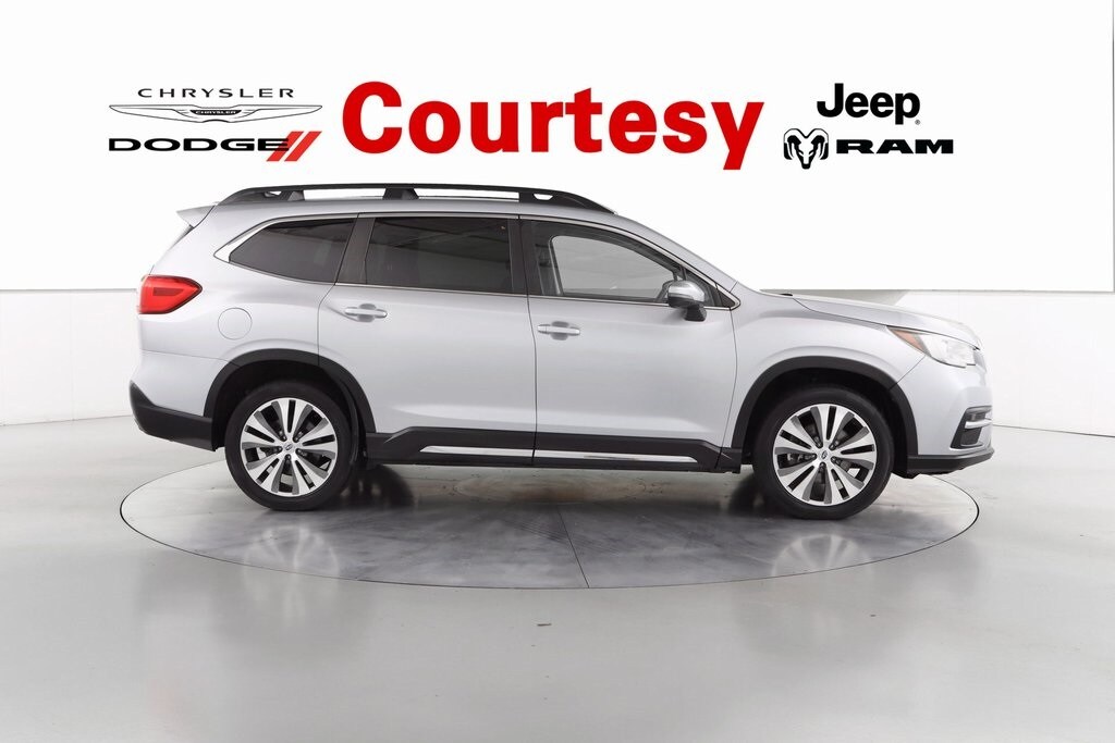 2019 Subaru Ascent Limited photo 3
