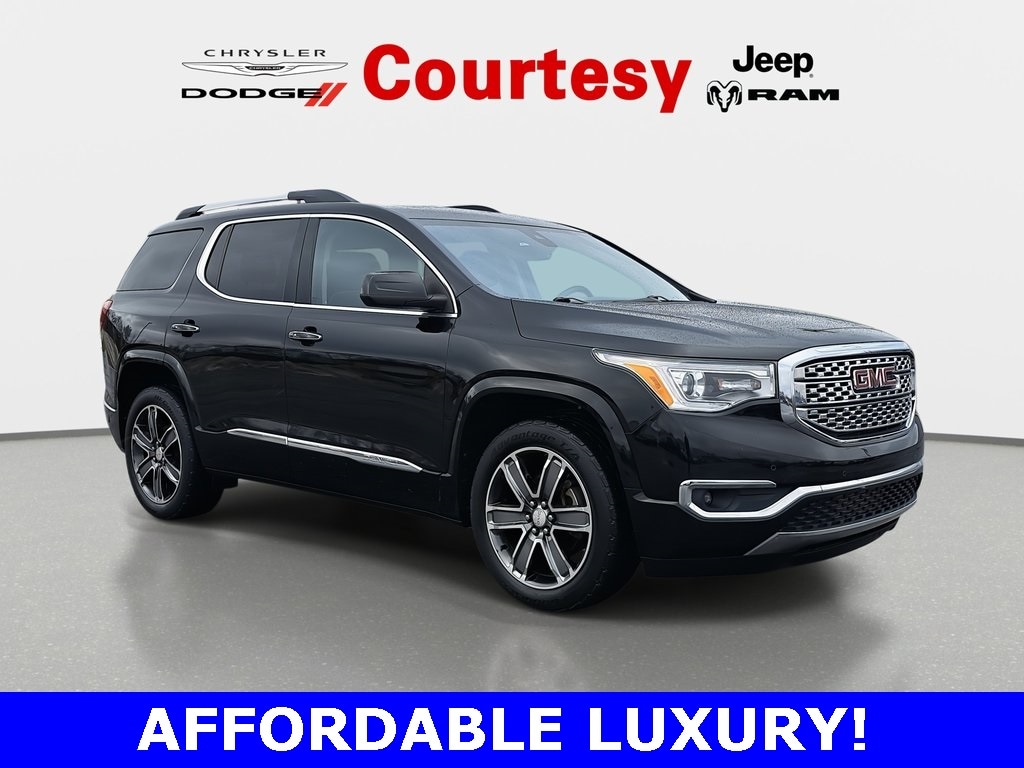 2019 GMC Acadia Denali's photo