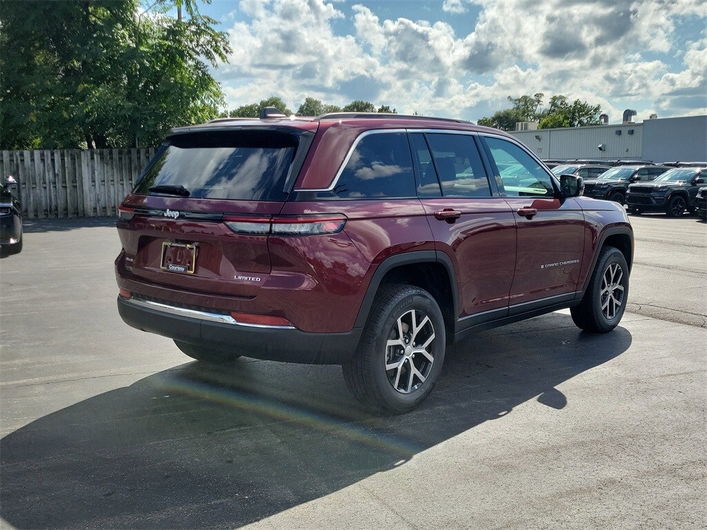 2025 Jeep Grand Cherokee Limited photo 4